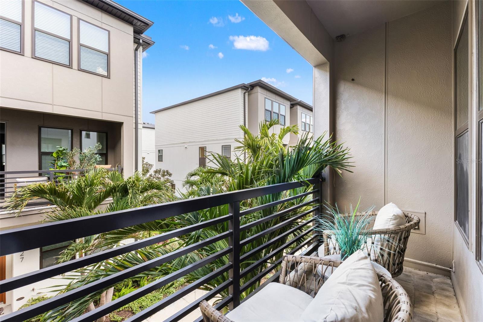 Listing photo id 24 for 2511 Grady Avenue 16