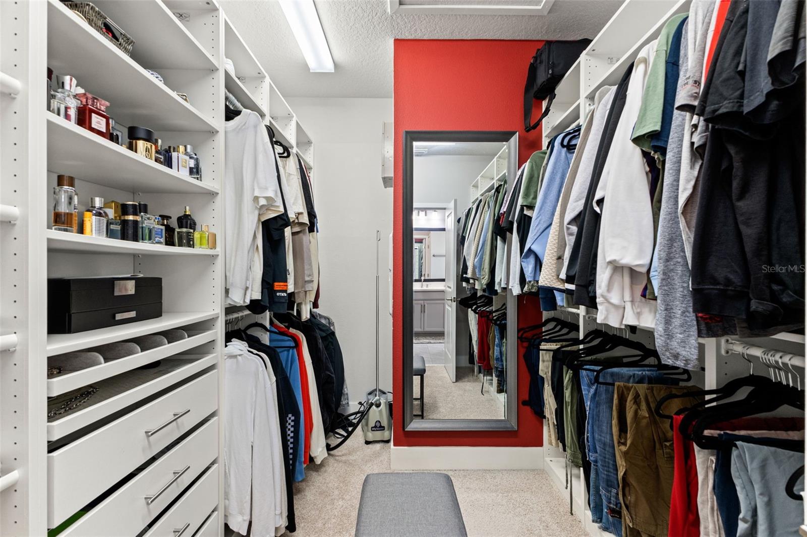 Listing photo id 29 for 2511 Grady Avenue 16