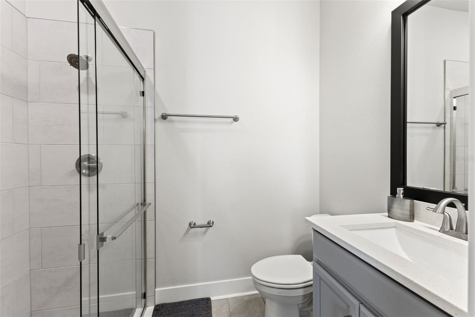 Listing photo id 36 for 2511 Grady Avenue 16
