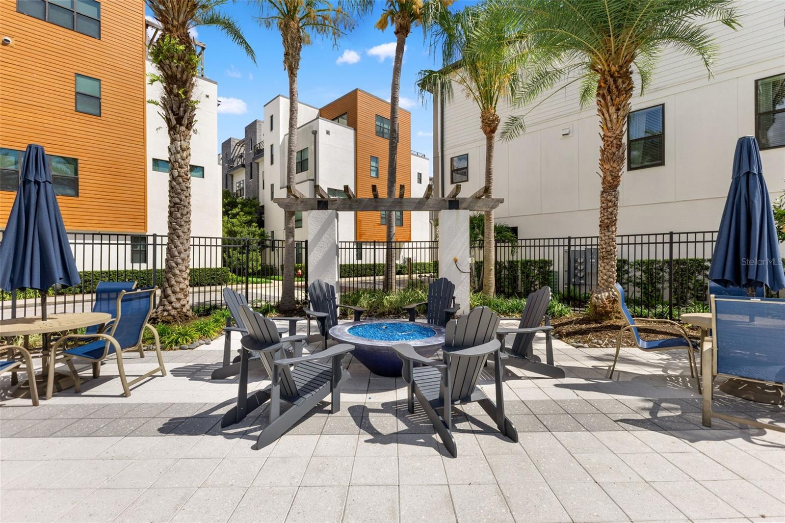 Listing photo id 42 for 2511 Grady Avenue 16