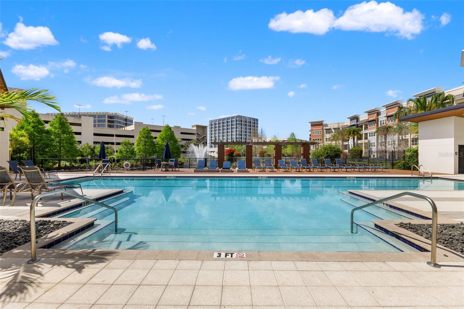 Listing photo id 43 for 2511 Grady Avenue 16