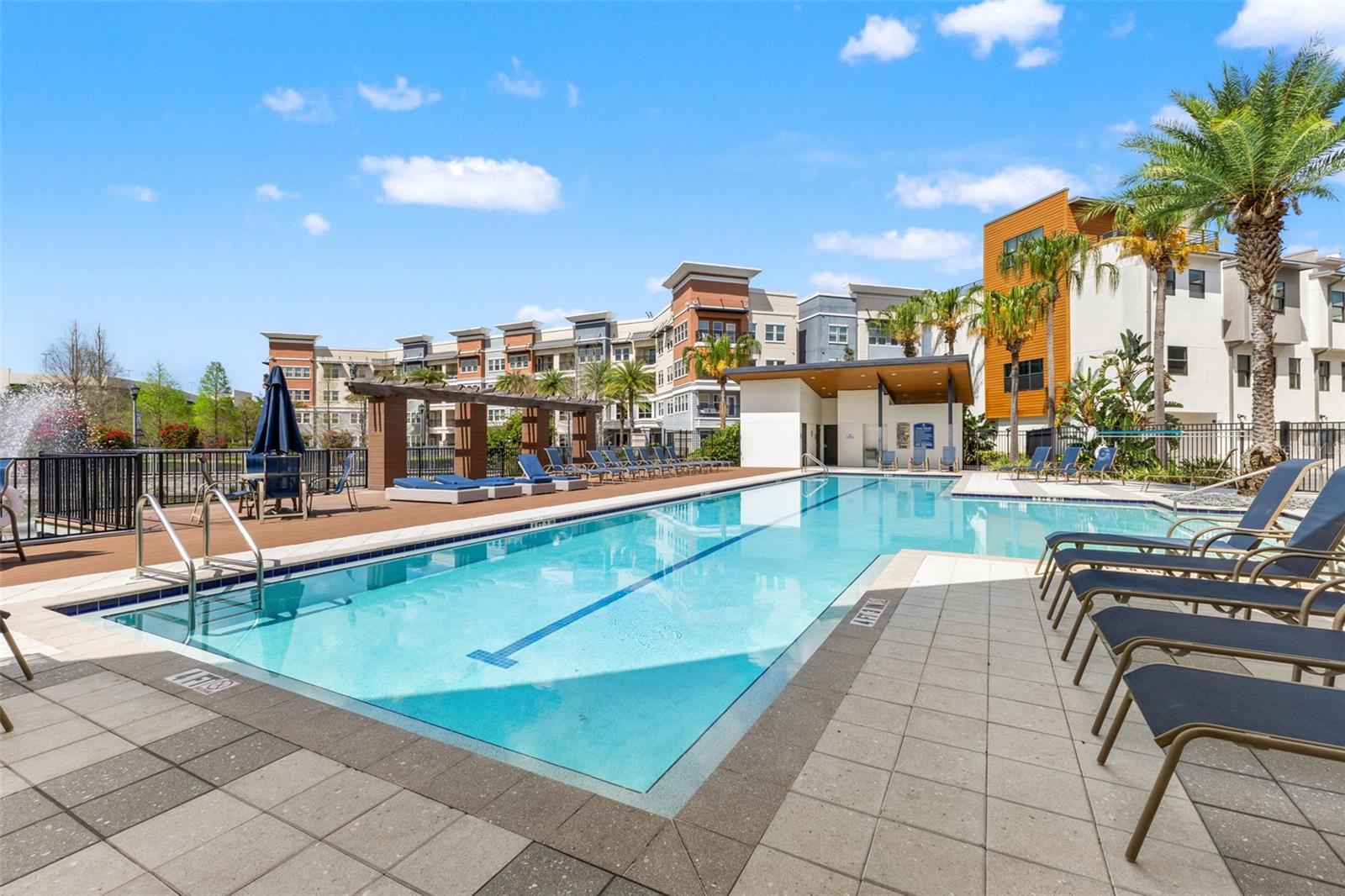 Listing photo id 49 for 2511 Grady Avenue 16