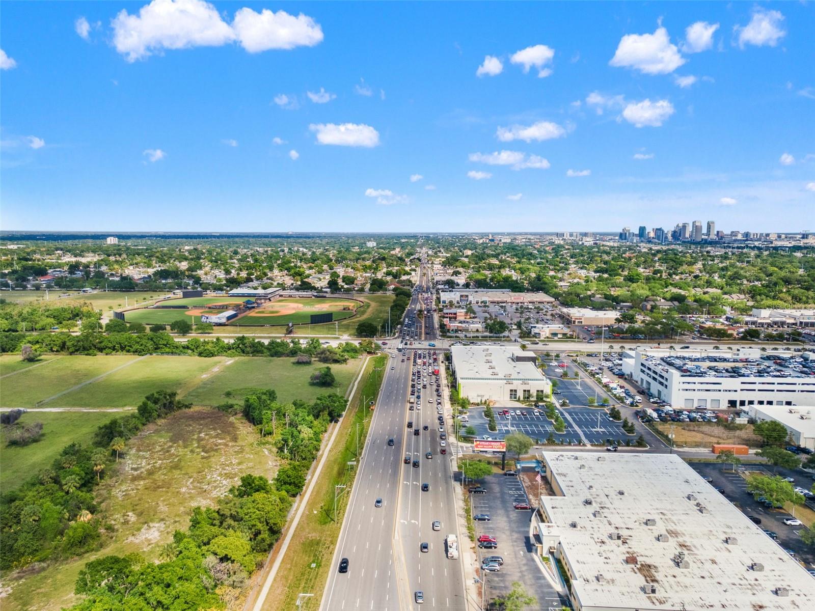 Listing photo id 52 for 2511 Grady Avenue 16