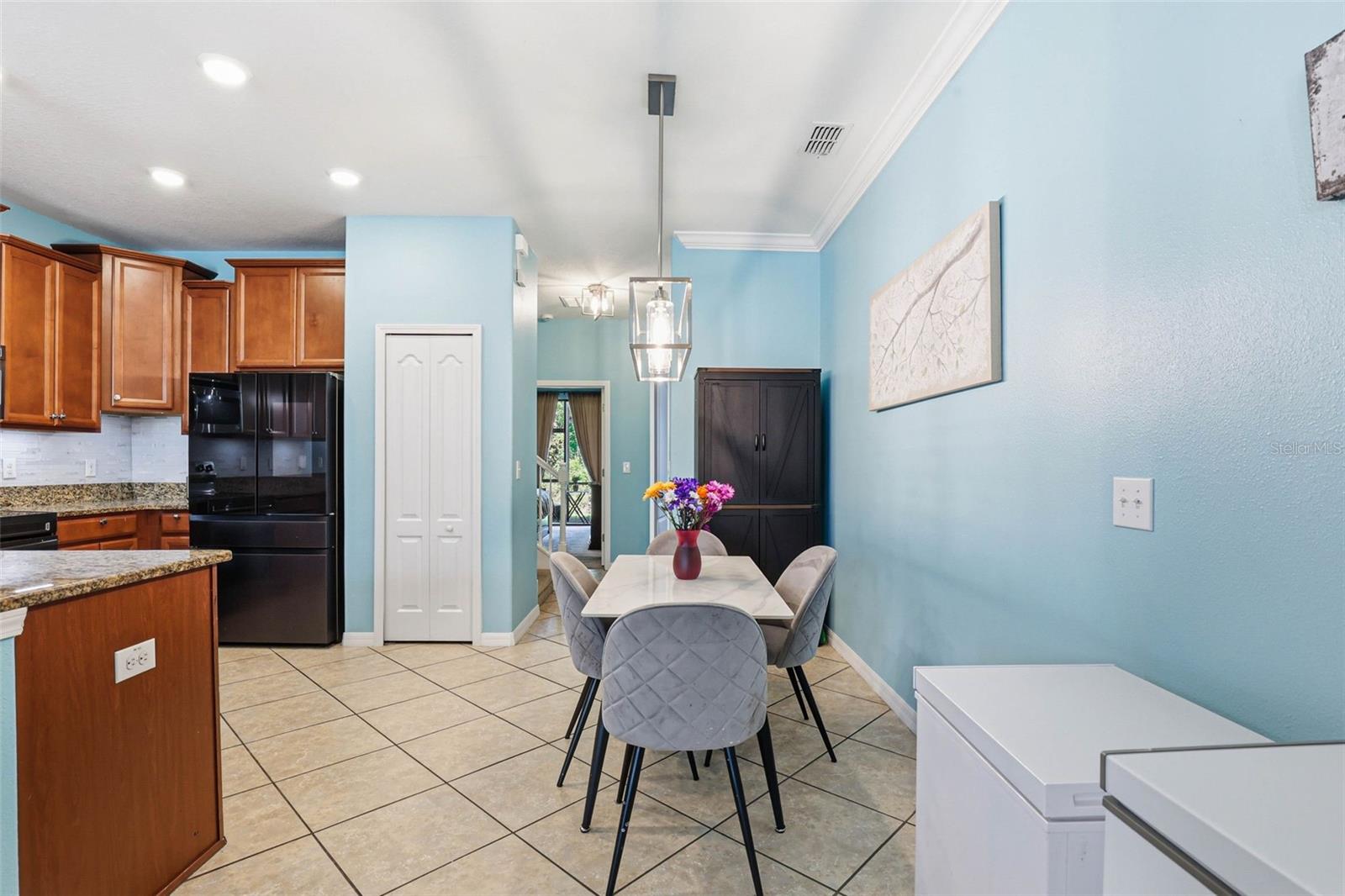 Image 15 of 69 For 4390 Fennwood Court