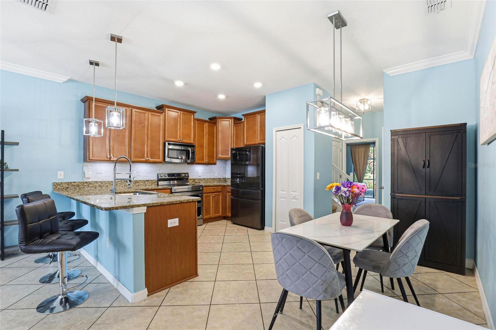 Image 16 of 69 For 4390 Fennwood Court