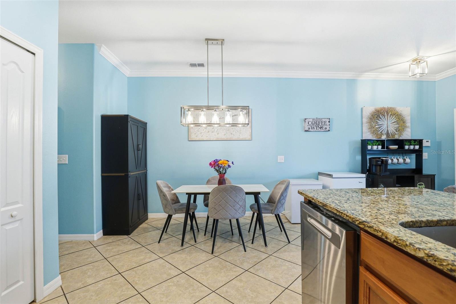 Image 17 of 69 For 4390 Fennwood Court