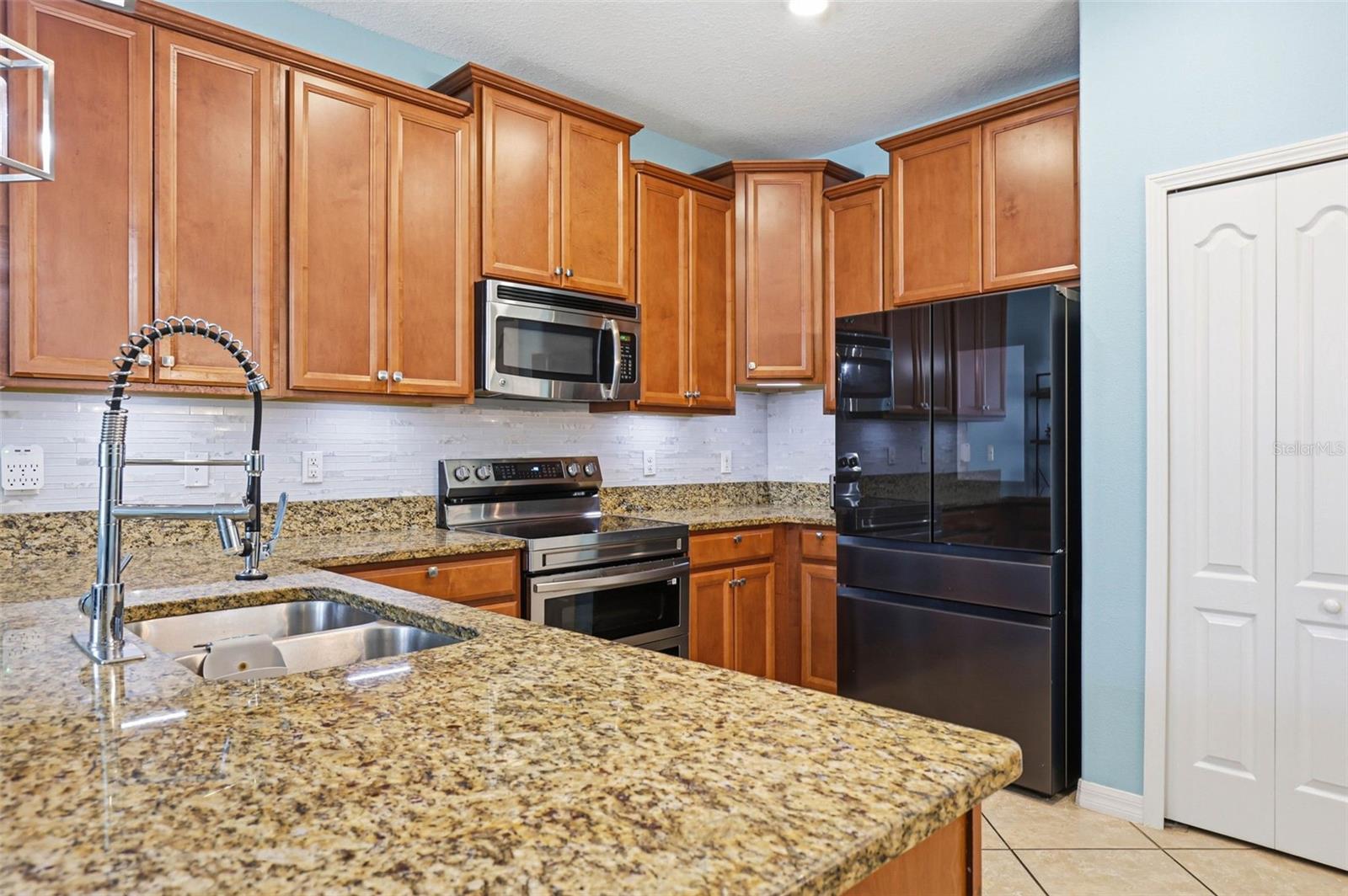 Image 19 of 69 For 4390 Fennwood Court
