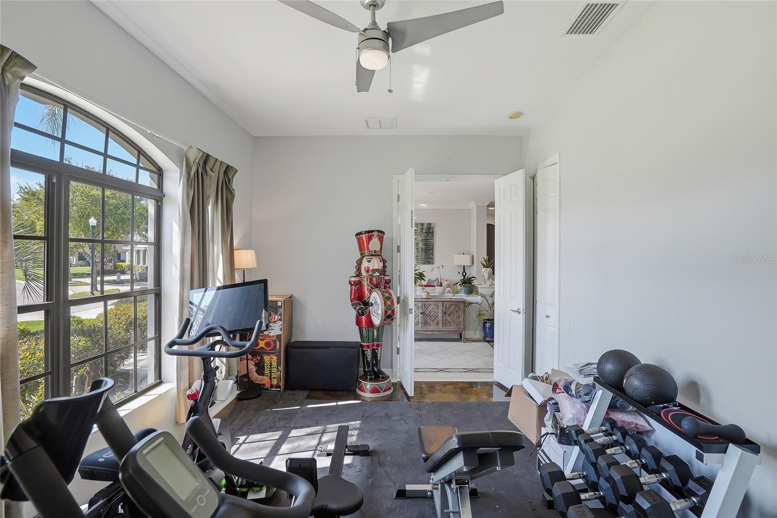 Listing photo id 8 for 7101 Hatpin Loop