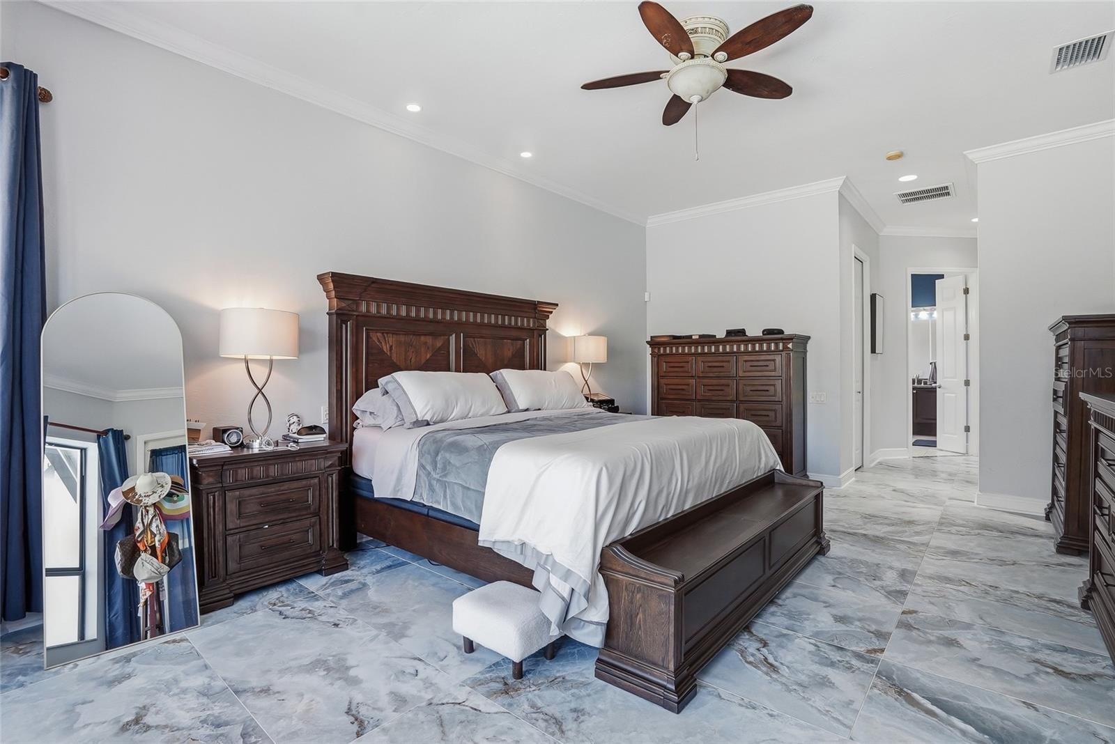 Listing photo id 10 for 7101 Hatpin Loop