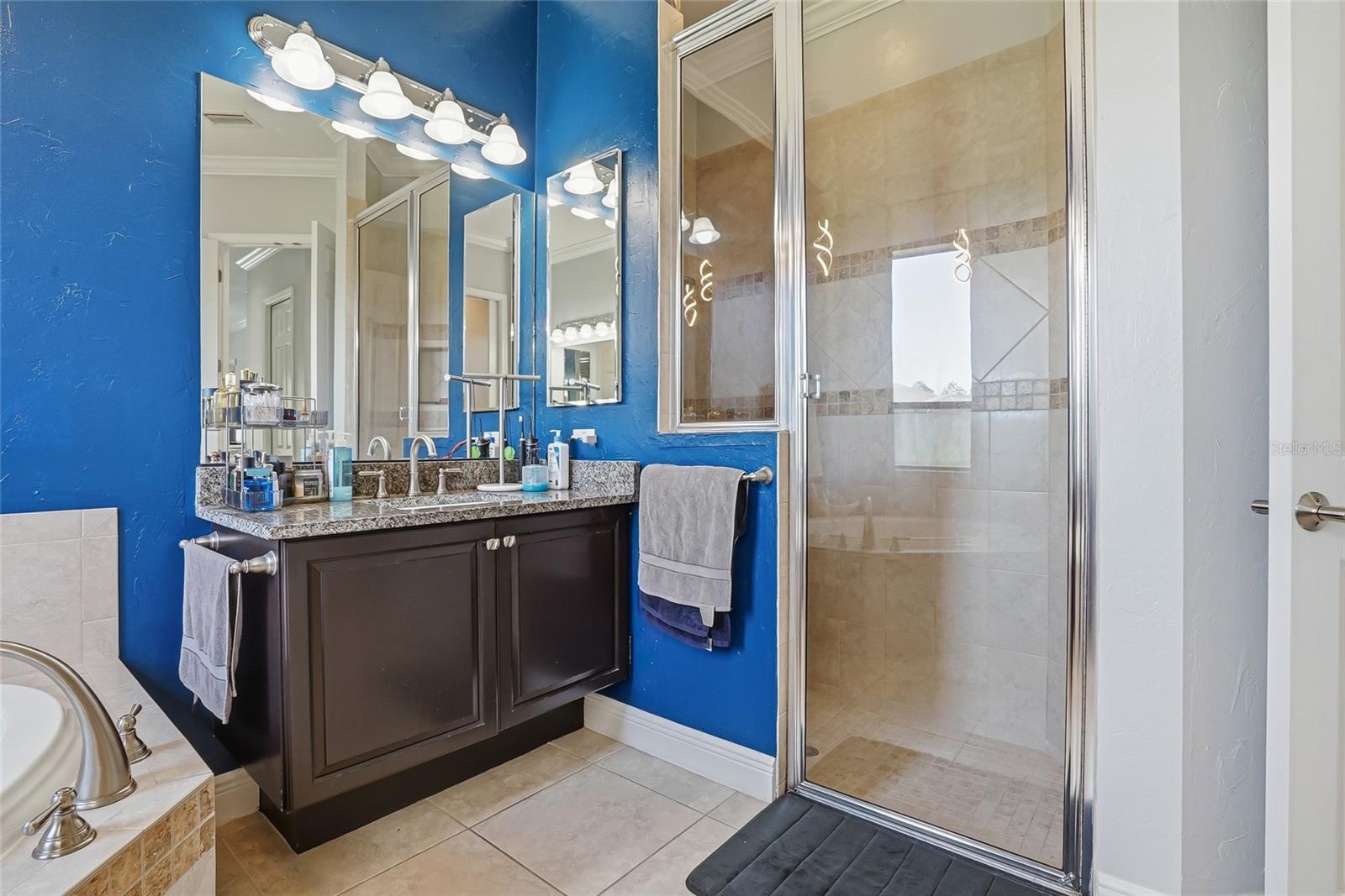 Listing photo id 14 for 7101 Hatpin Loop