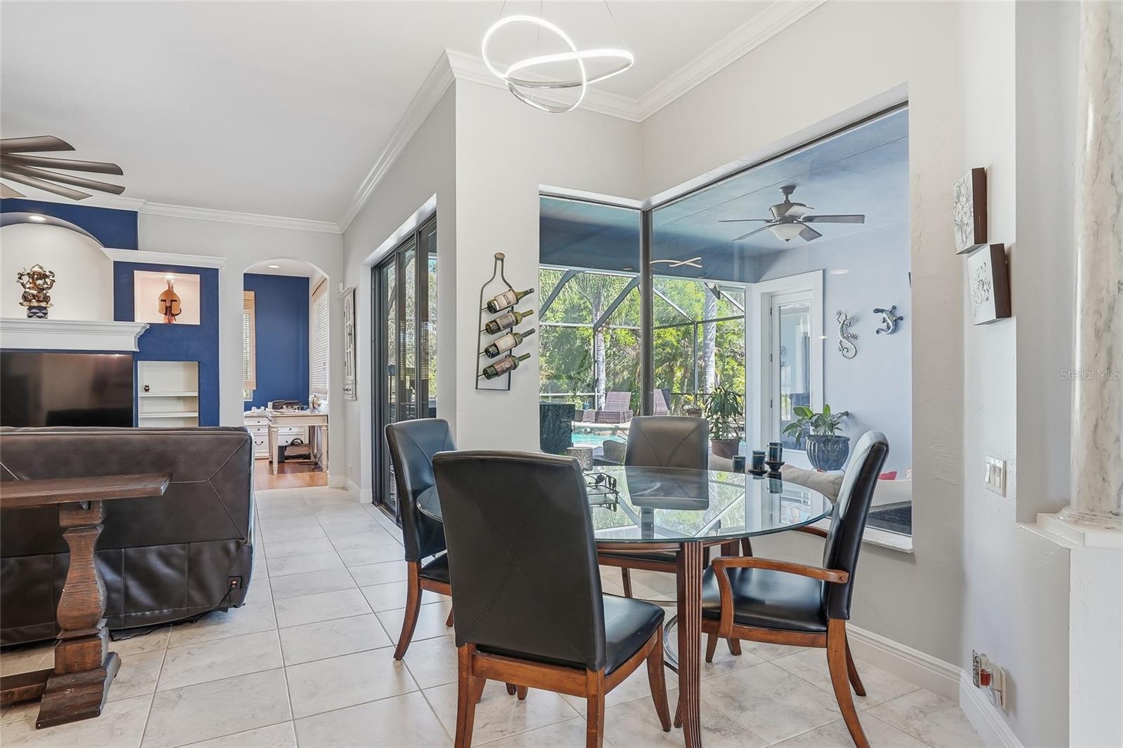 Listing photo id 18 for 7101 Hatpin Loop