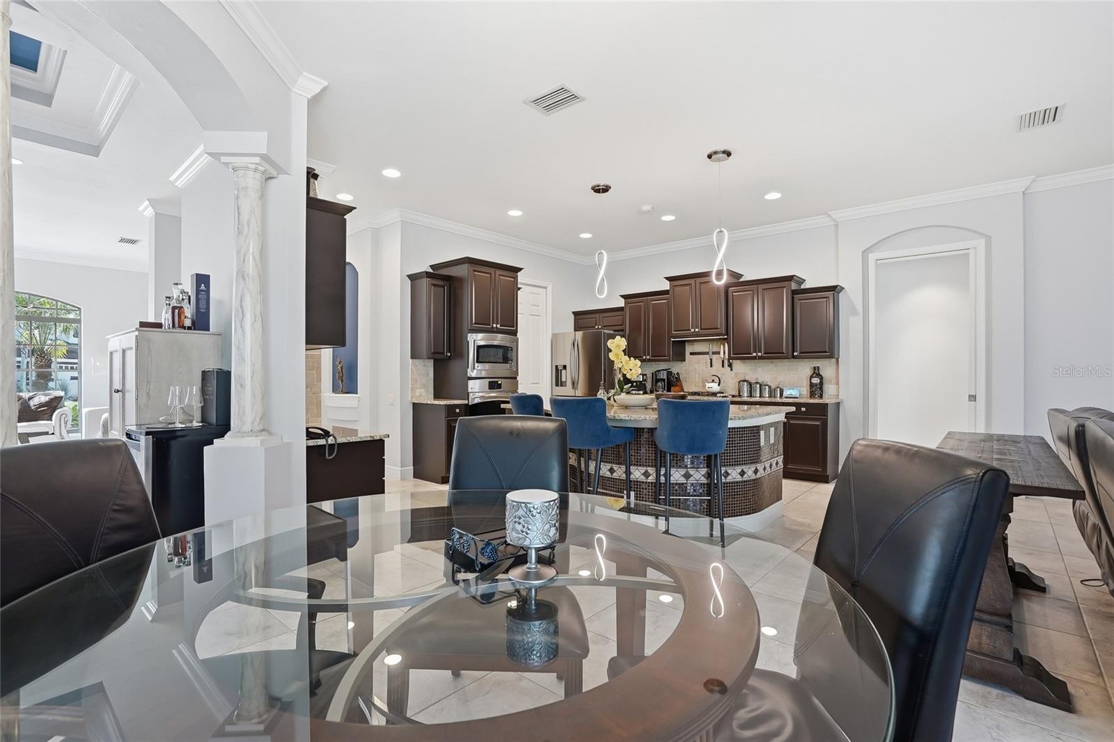 Listing photo id 19 for 7101 Hatpin Loop