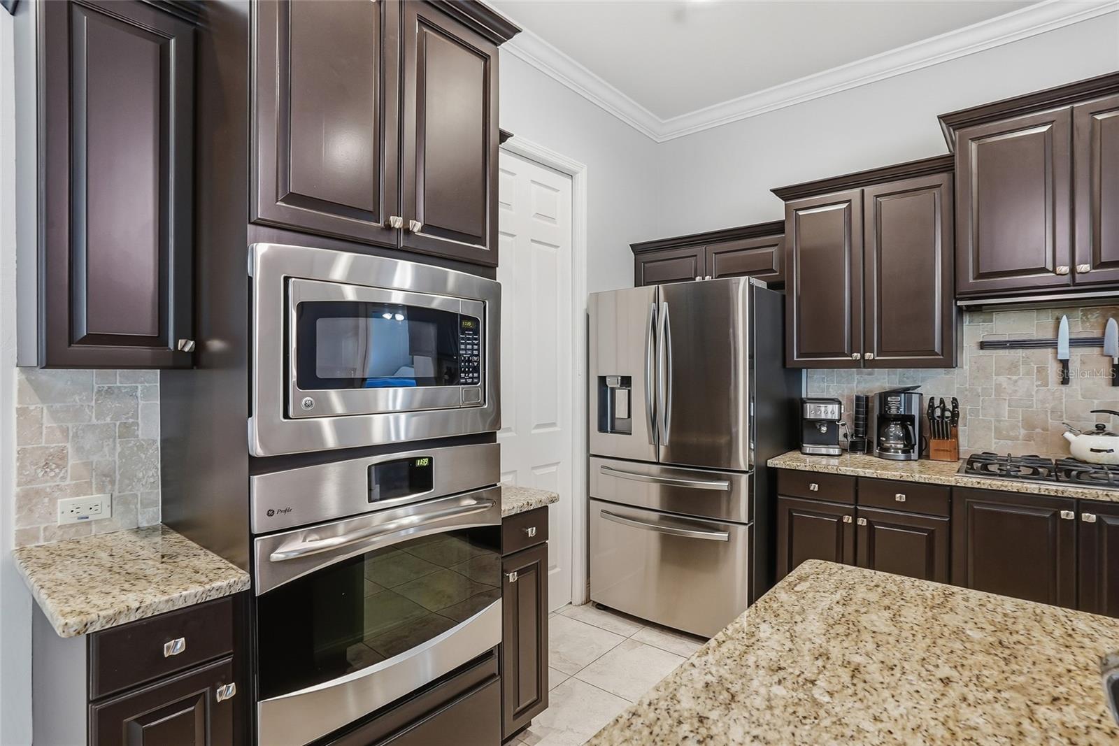 Listing photo id 26 for 7101 Hatpin Loop