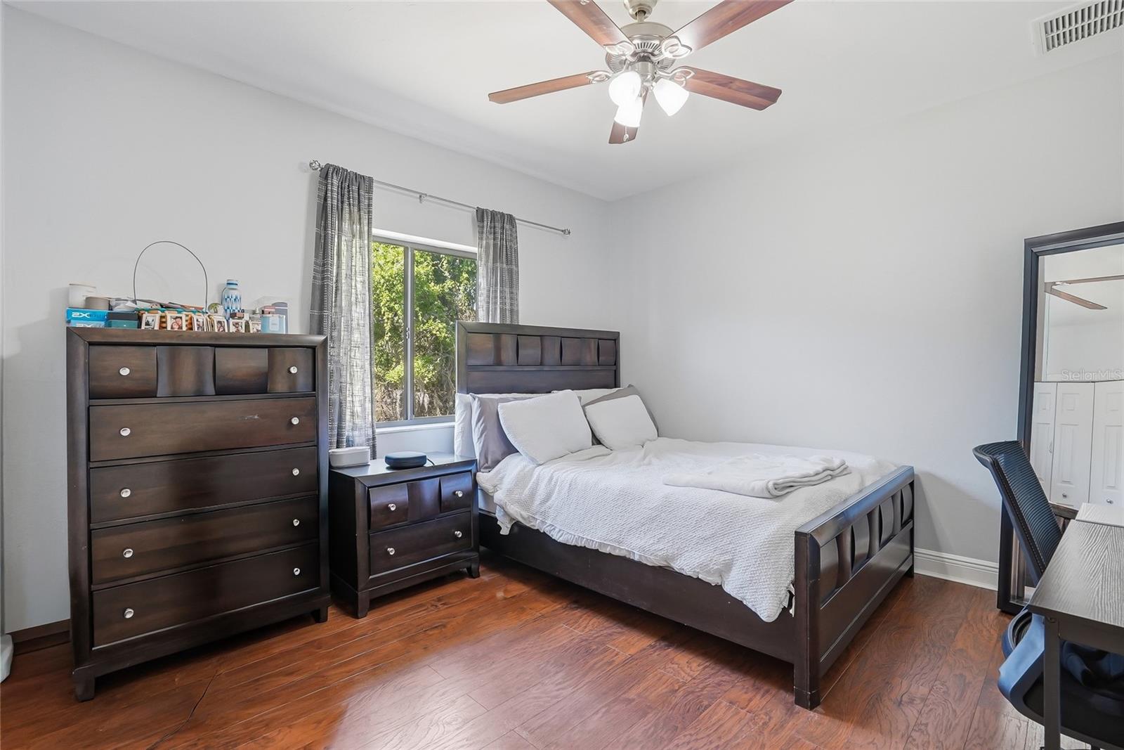 Listing photo id 32 for 7101 Hatpin Loop