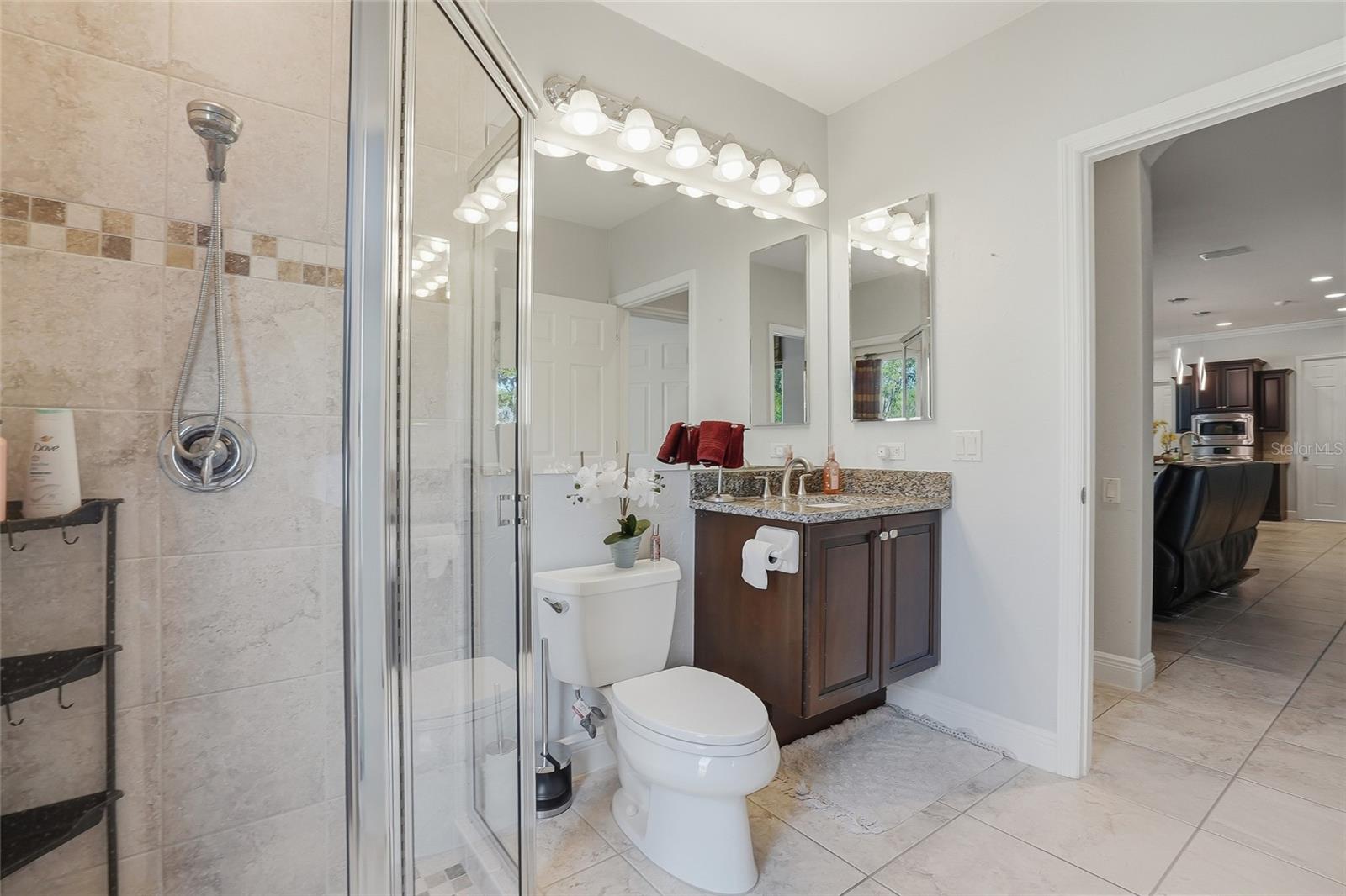 Listing photo id 39 for 7101 Hatpin Loop