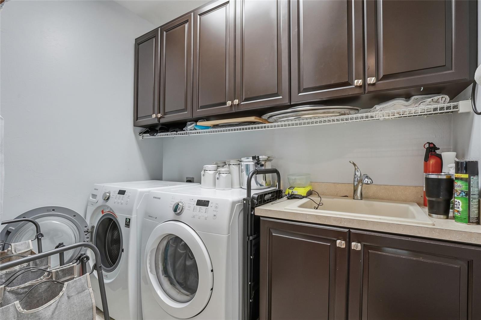 Listing photo id 43 for 7101 Hatpin Loop