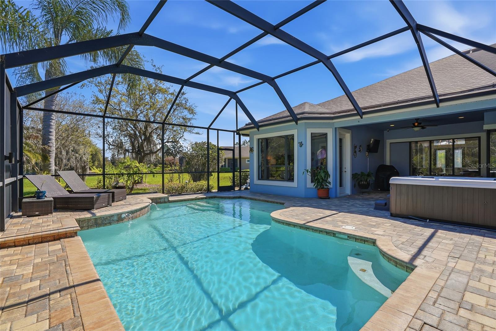 Listing photo id 46 for 7101 Hatpin Loop