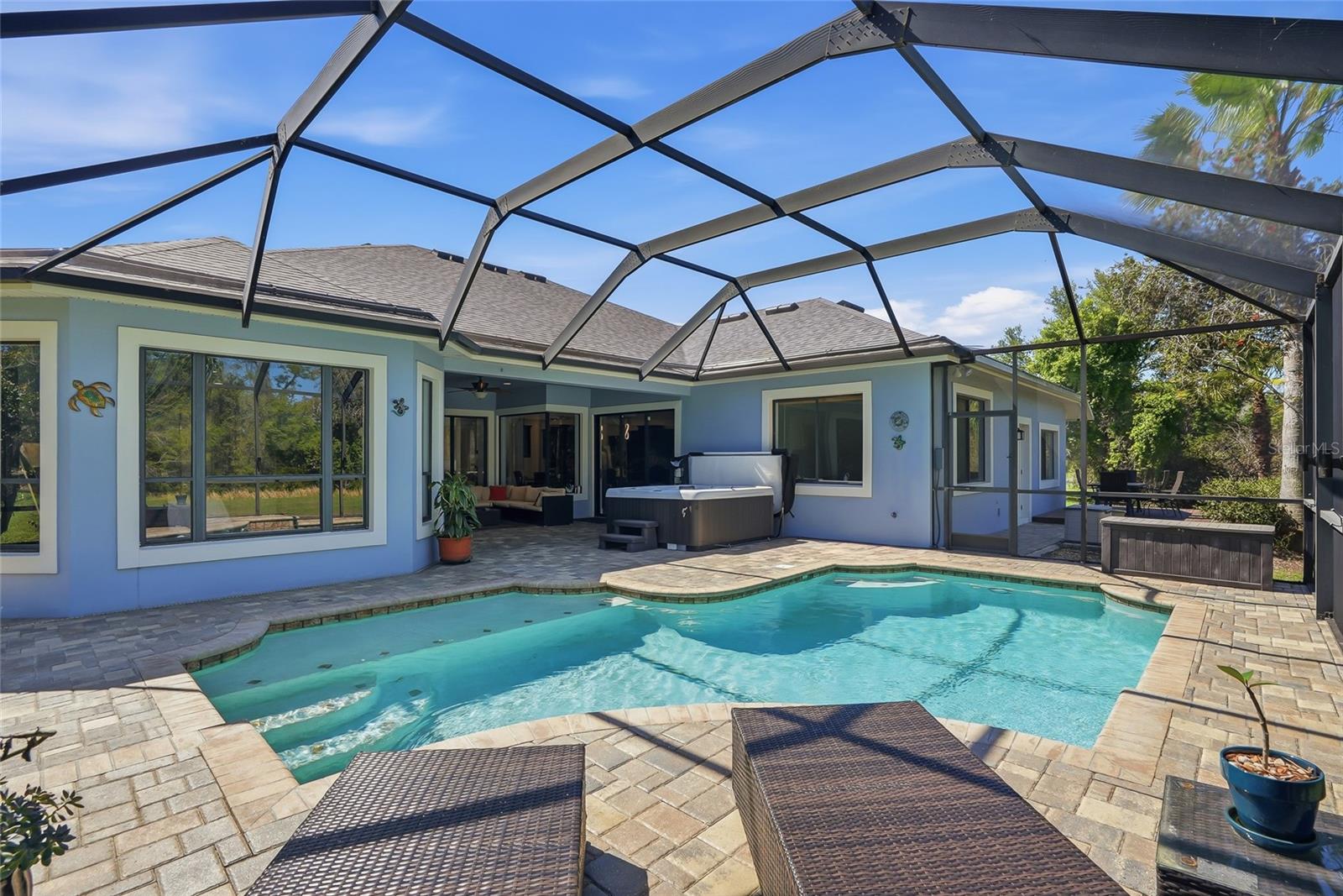 Listing photo id 48 for 7101 Hatpin Loop