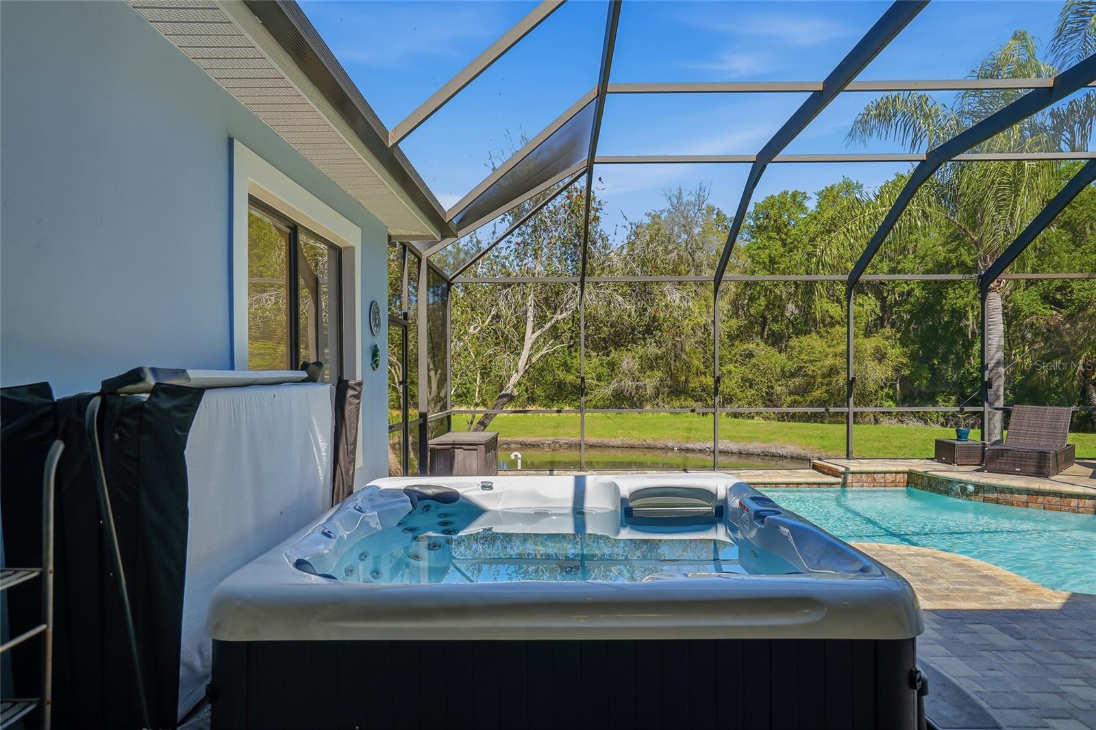 Listing photo id 49 for 7101 Hatpin Loop