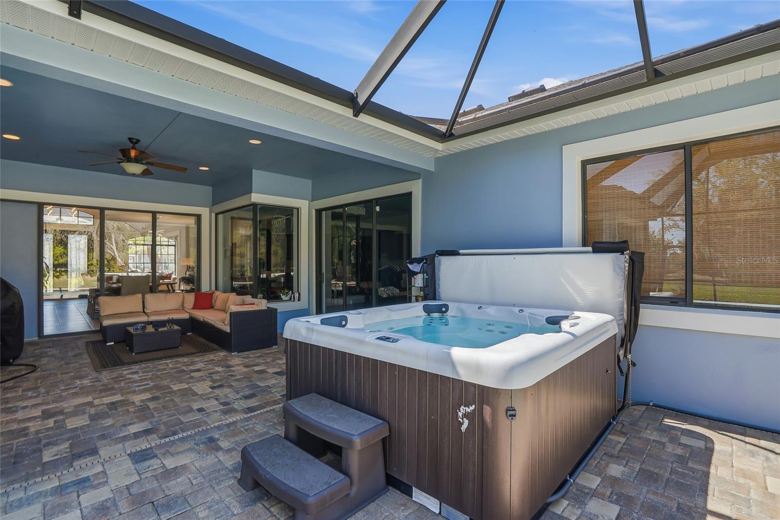 Listing photo id 50 for 7101 Hatpin Loop