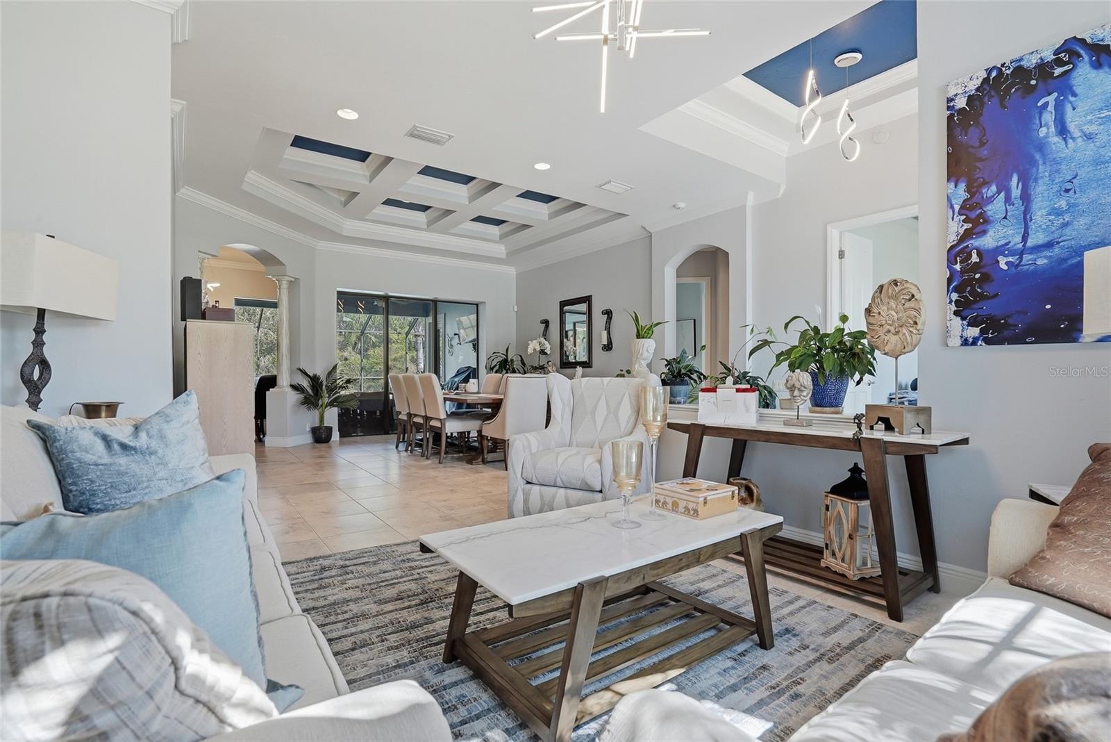 Listing photo id 4 for 7101 Hatpin Loop