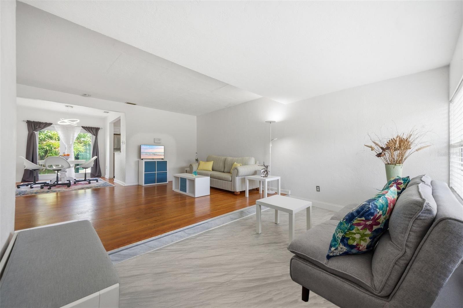 Image 3 of 23 For 310 40th Street S