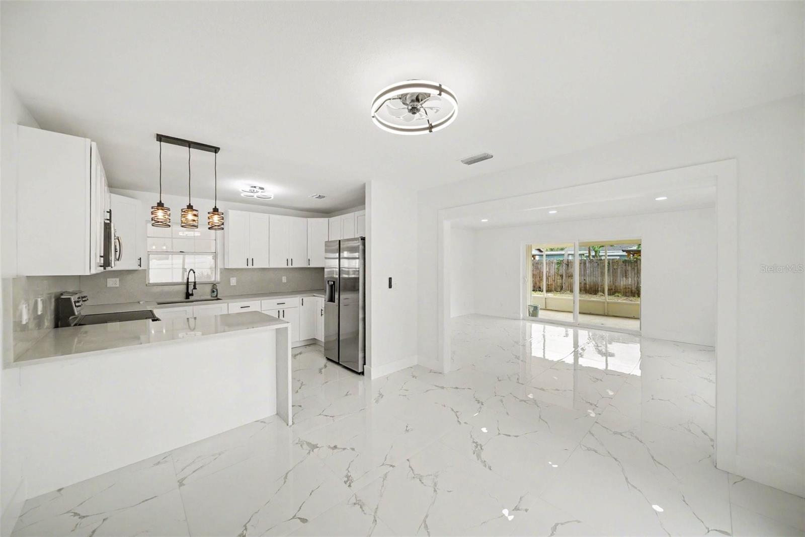 Image 11 of 32 For 7813 Matanzas Avenue