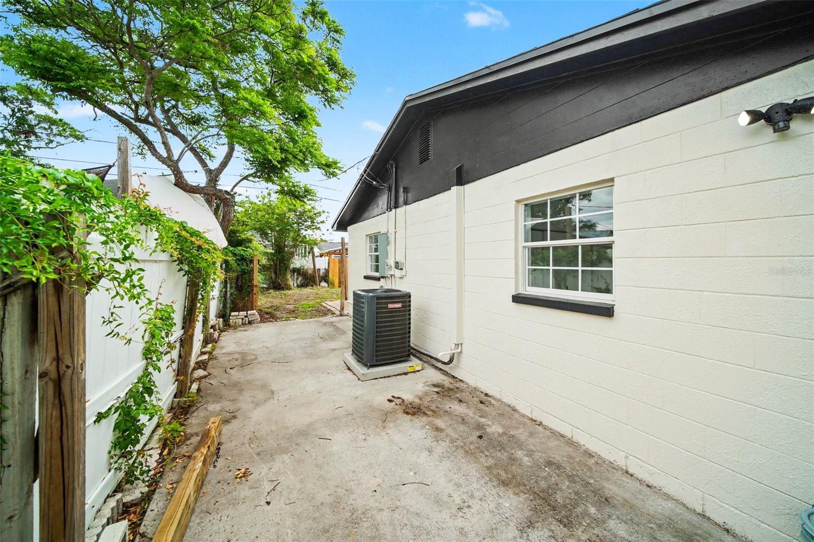 Image 25 of 32 For 7813 Matanzas Avenue