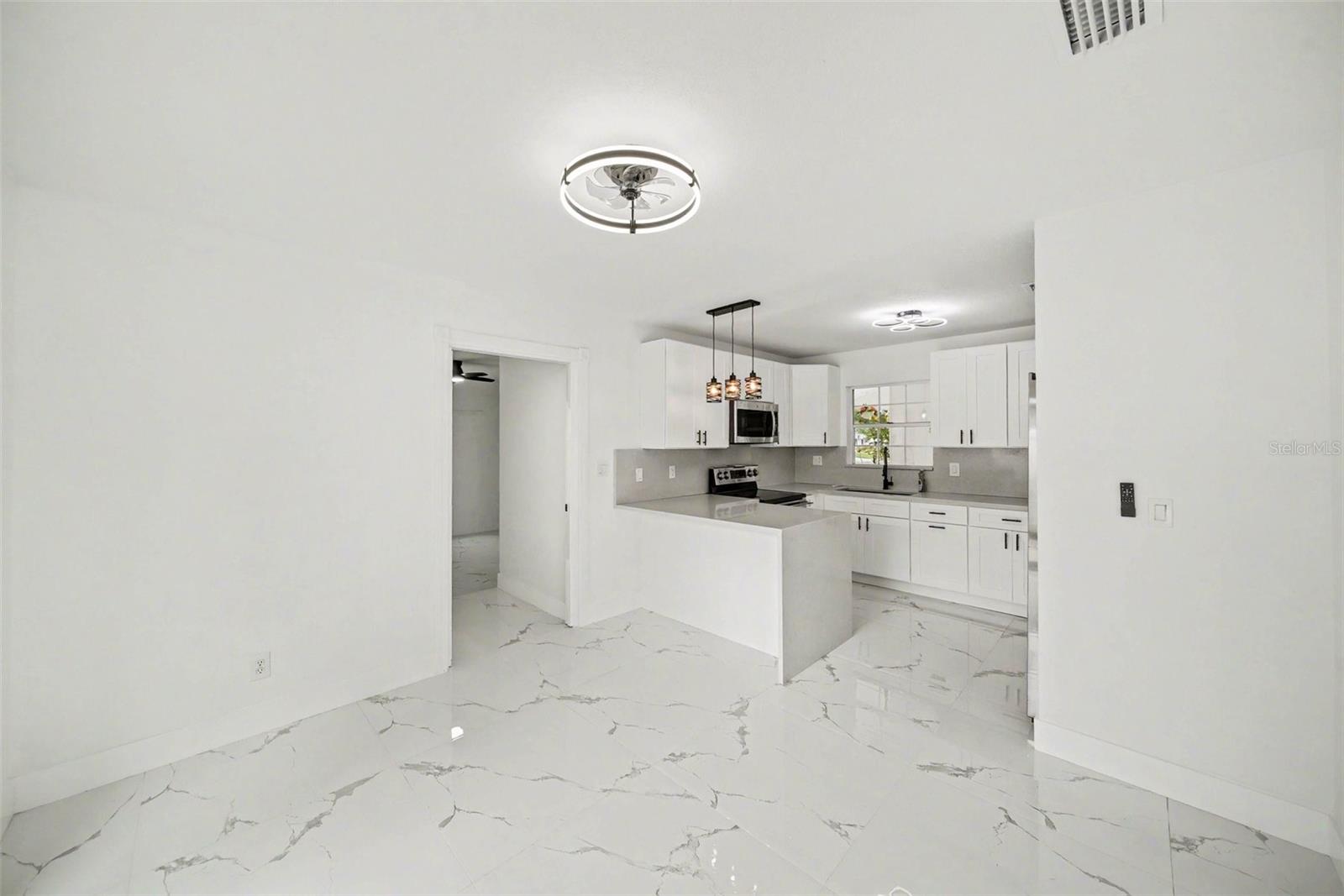 Image 7 of 32 For 7813 Matanzas Avenue