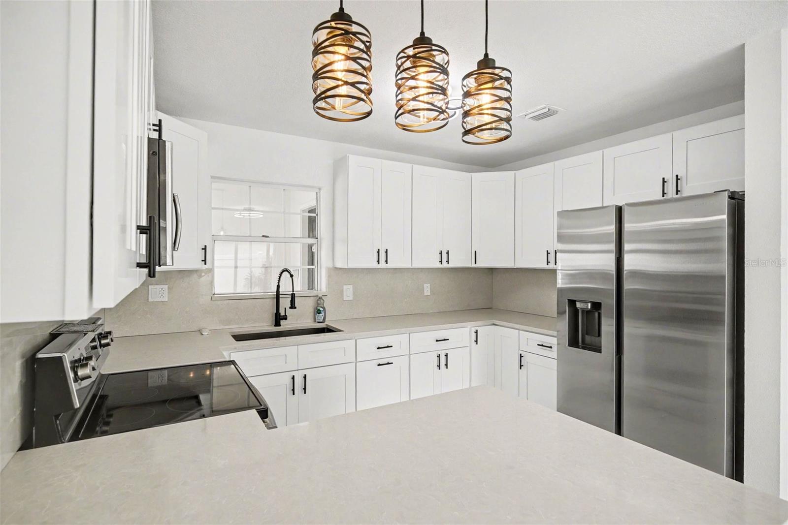 Image 9 of 32 For 7813 Matanzas Avenue