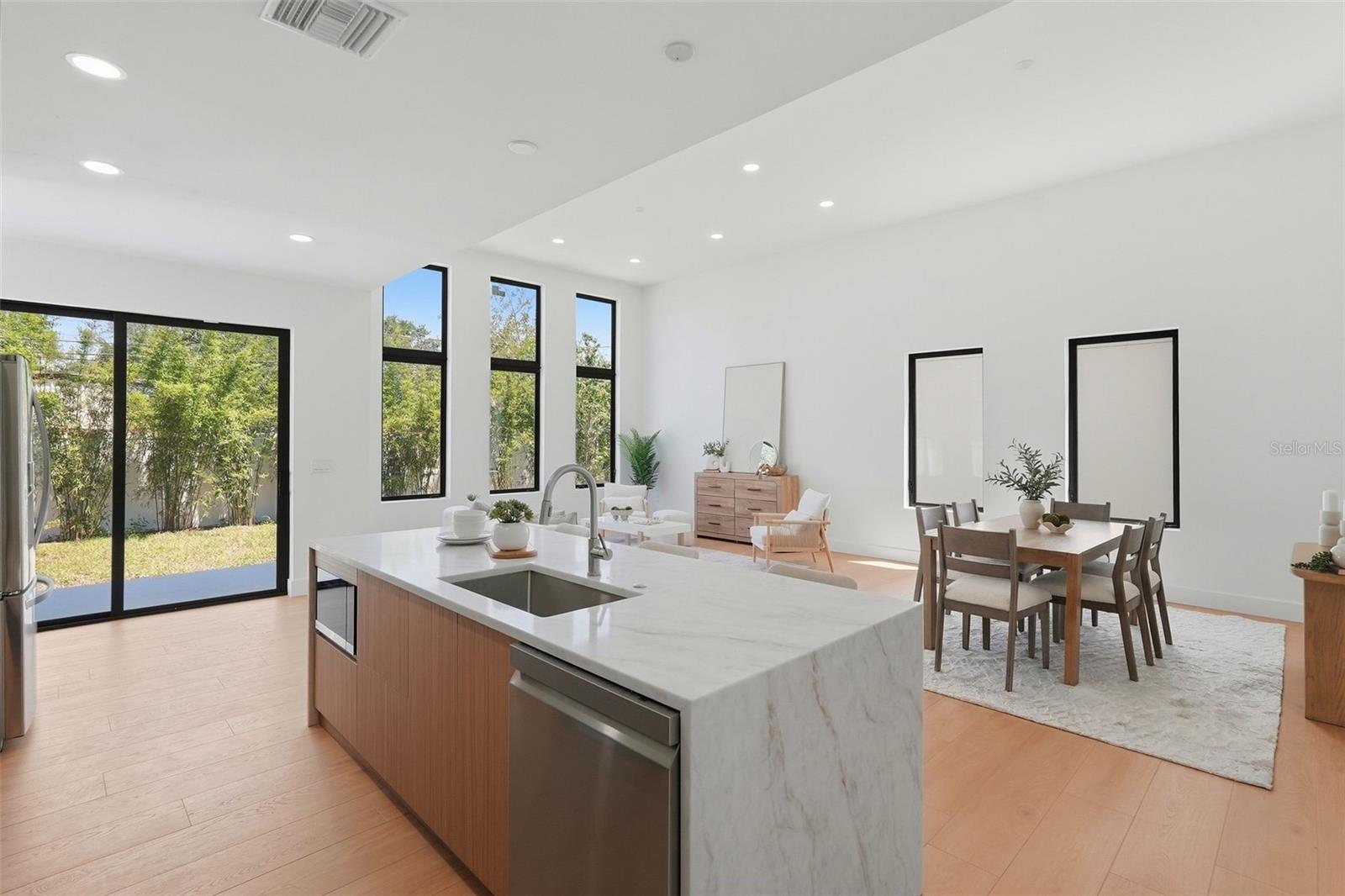 Image 11 of 34 For 2525 18th Avenue N