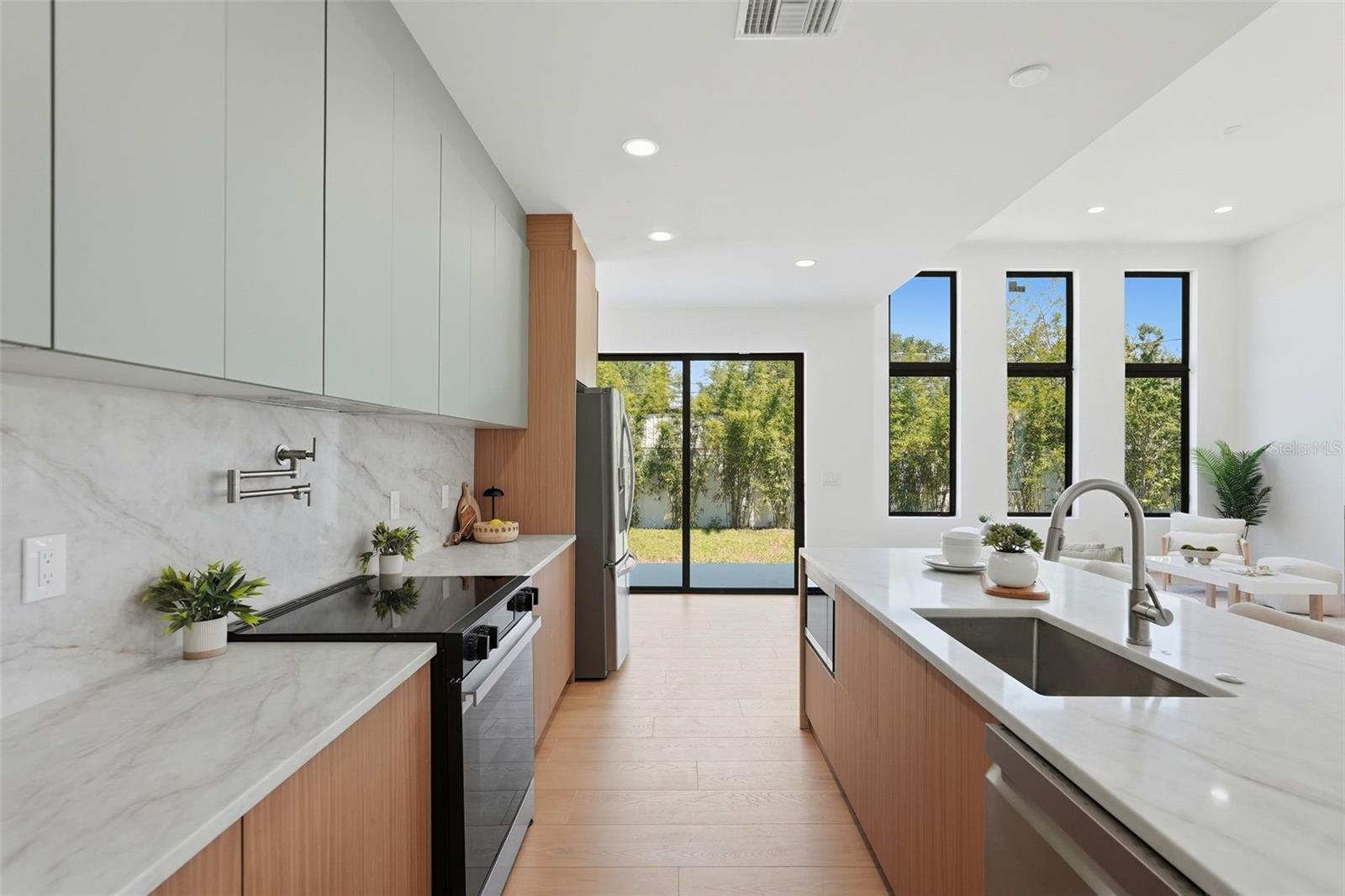 Image 13 of 34 For 2525 18th Avenue N