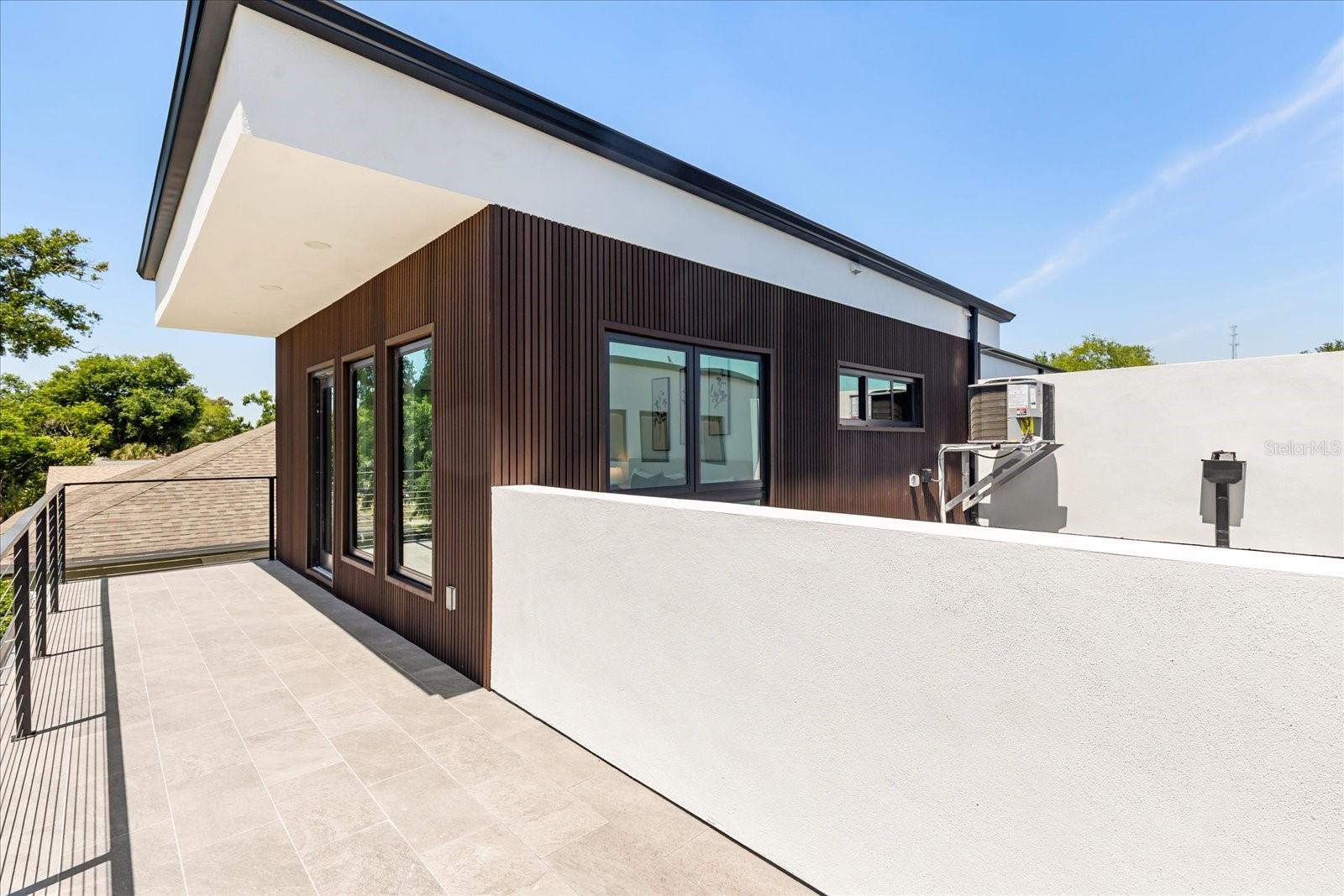 Image 22 of 34 For 2525 18th Avenue N