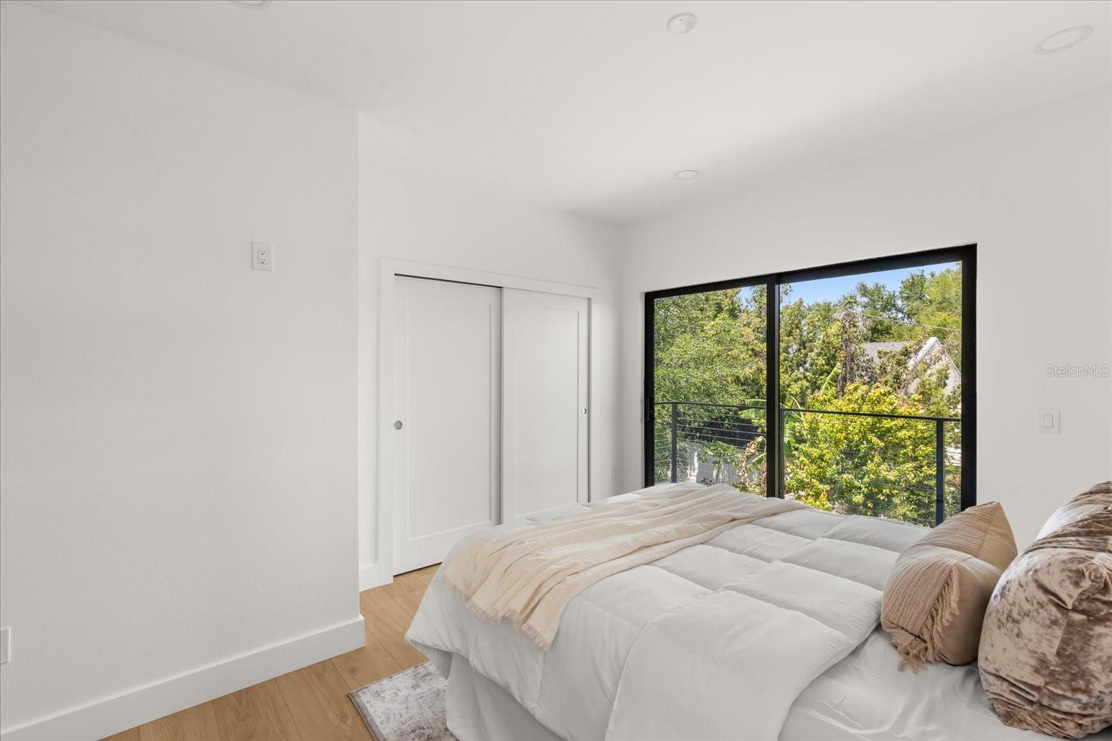 Image 25 of 34 For 2525 18th Avenue N