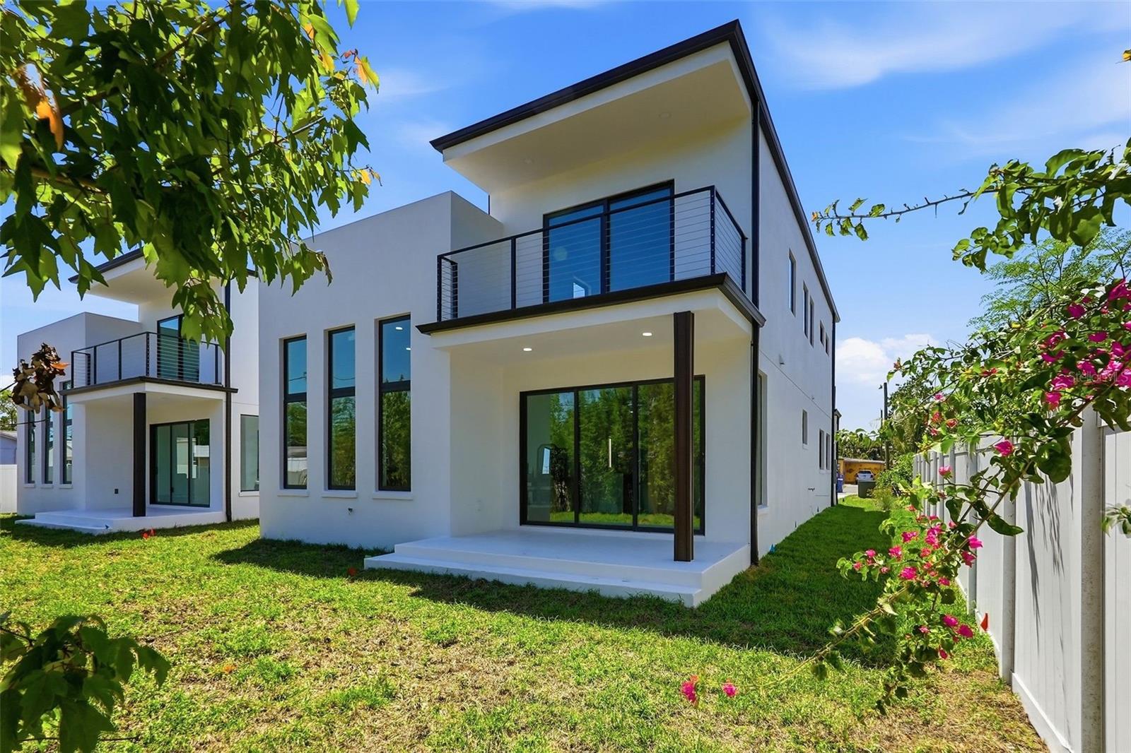 Image 3 of 34 For 2525 18th Avenue N