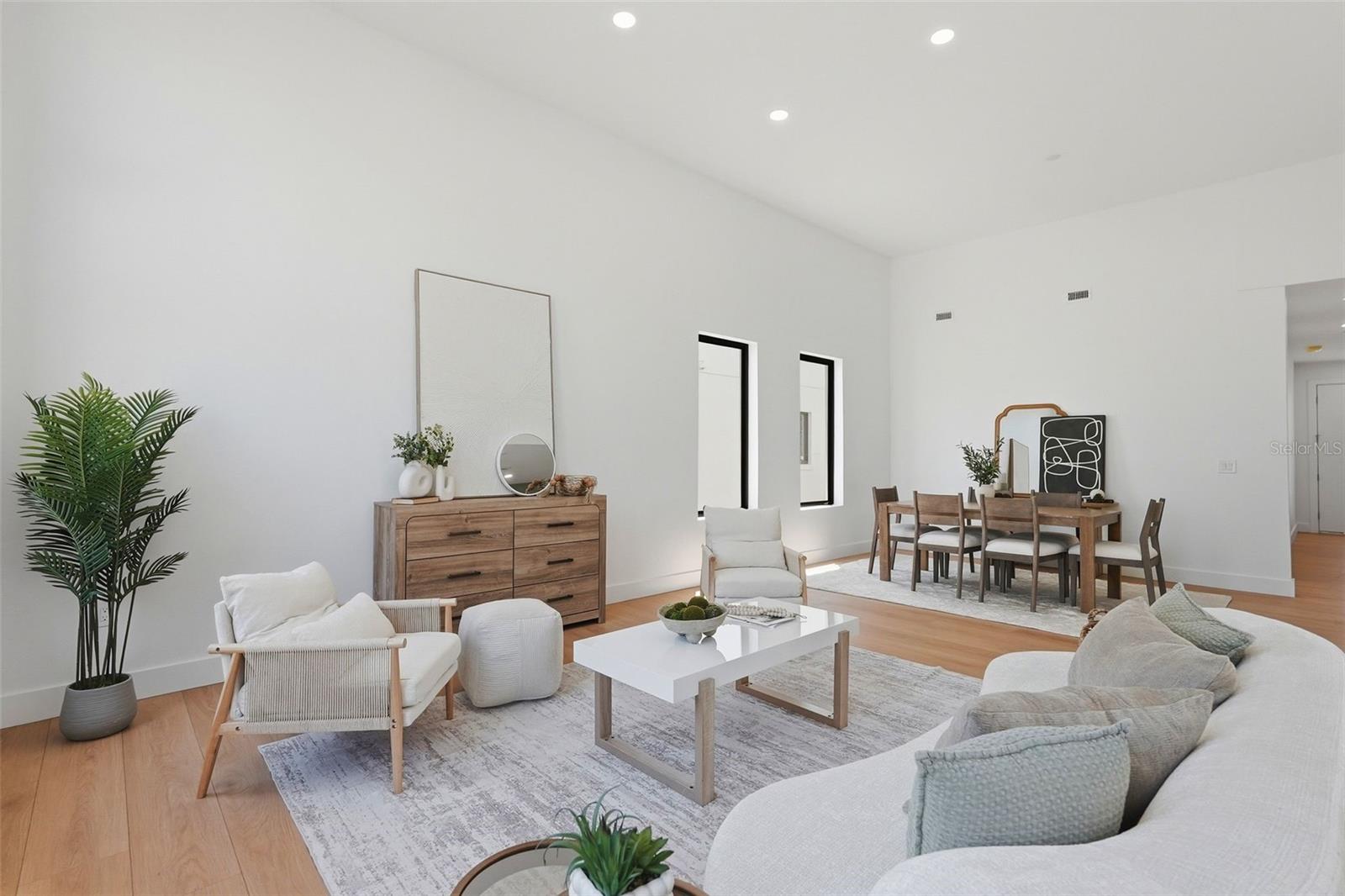 Image 8 of 34 For 2525 18th Avenue N