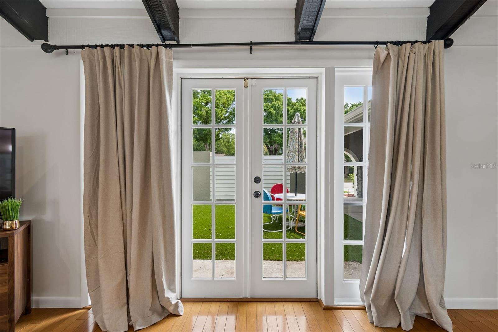 Image 10 of 97 For 15824 Knollview Drive