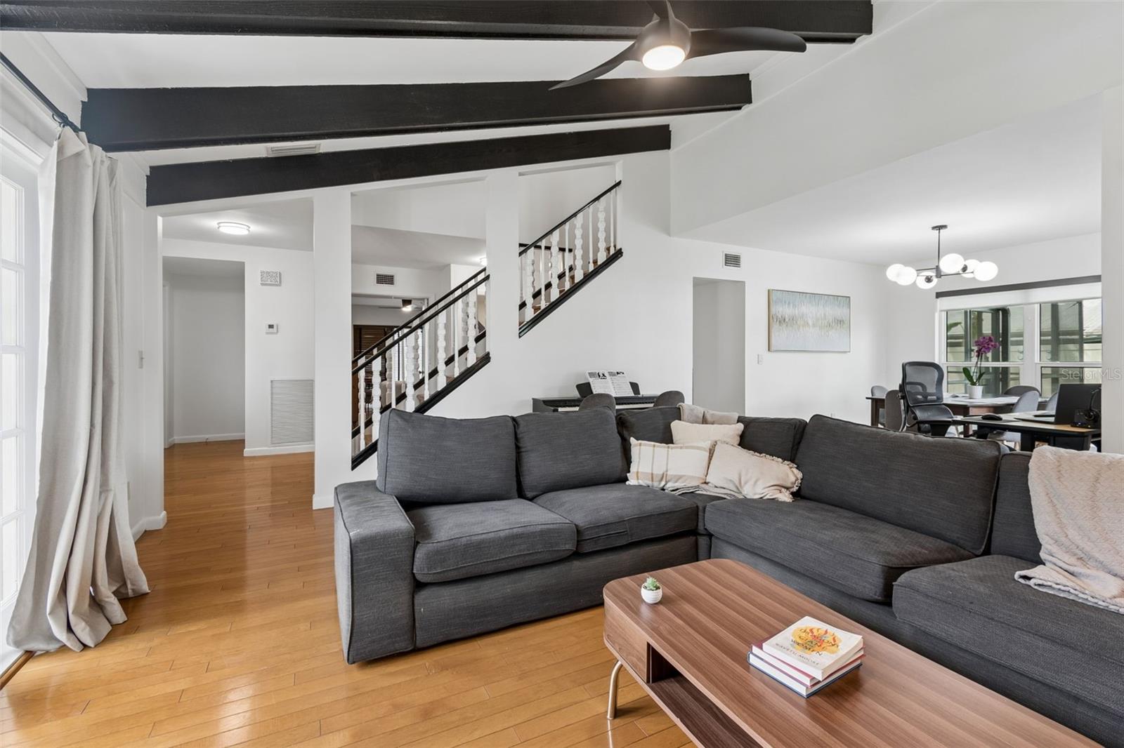 Image 11 of 97 For 15824 Knollview Drive