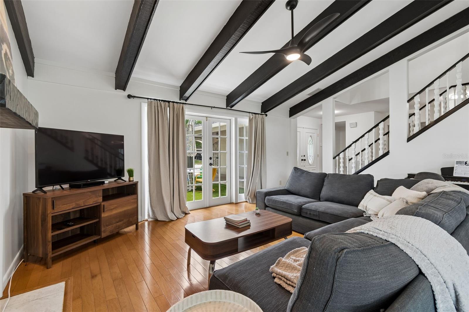 Image 12 of 97 For 15824 Knollview Drive