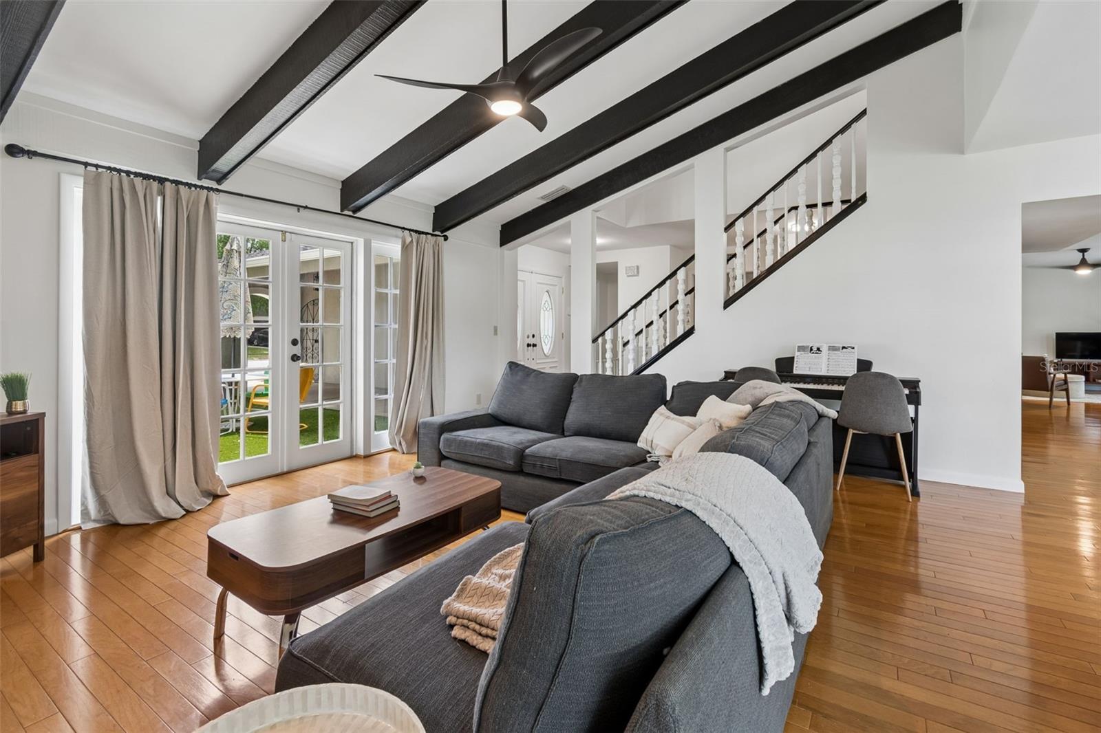 Image 13 of 97 For 15824 Knollview Drive