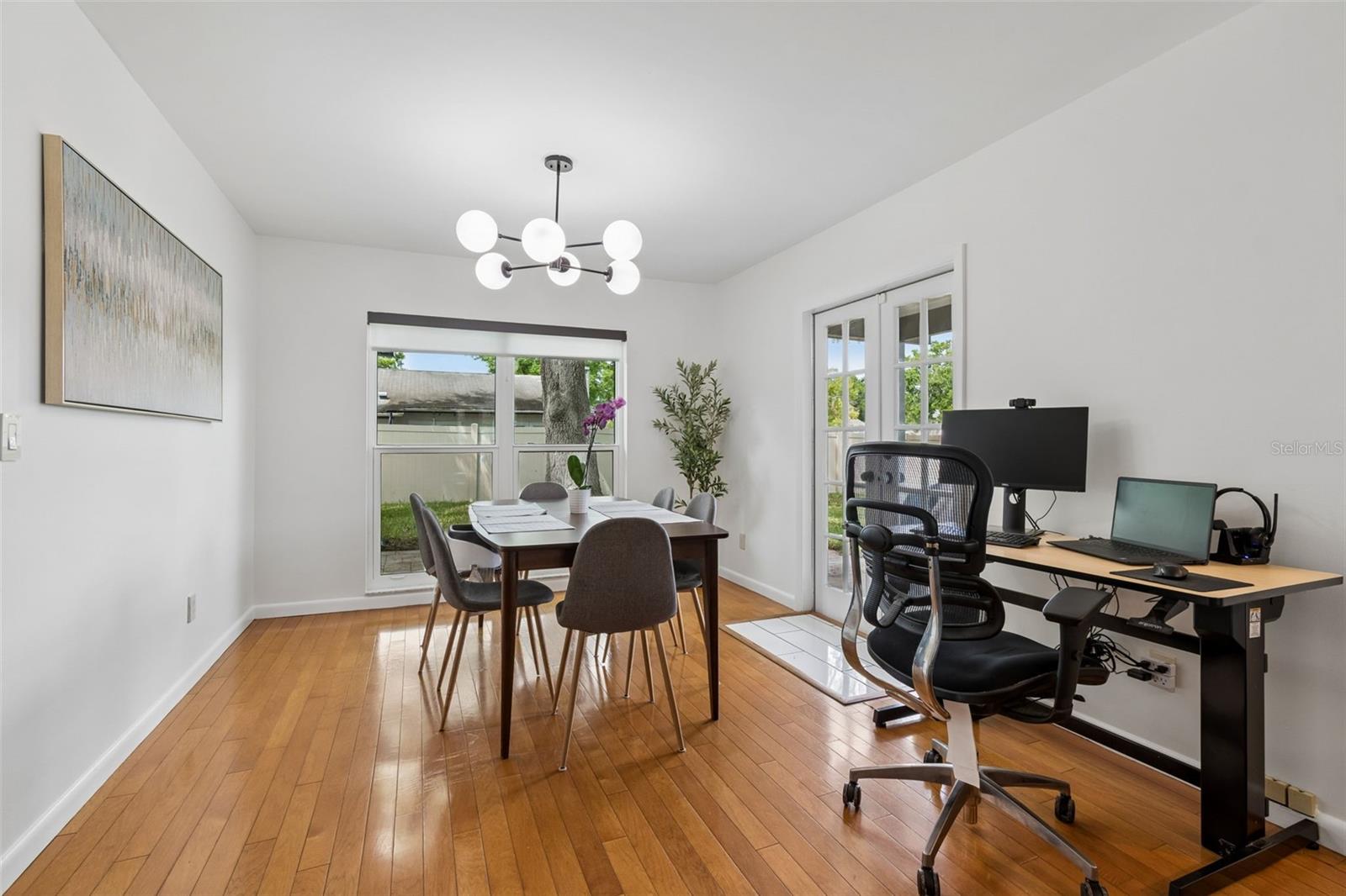 Image 14 of 97 For 15824 Knollview Drive