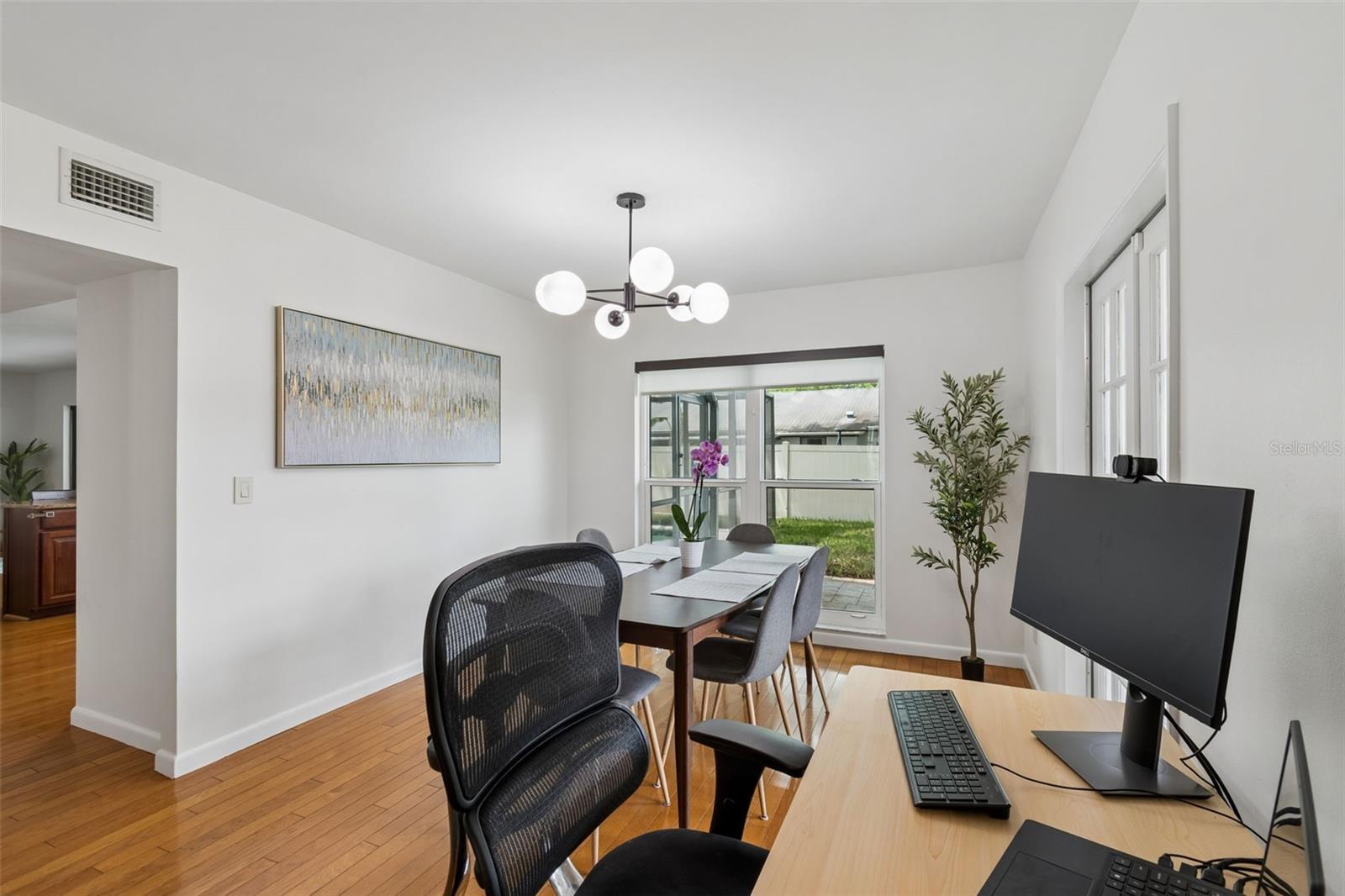 Image 15 of 97 For 15824 Knollview Drive