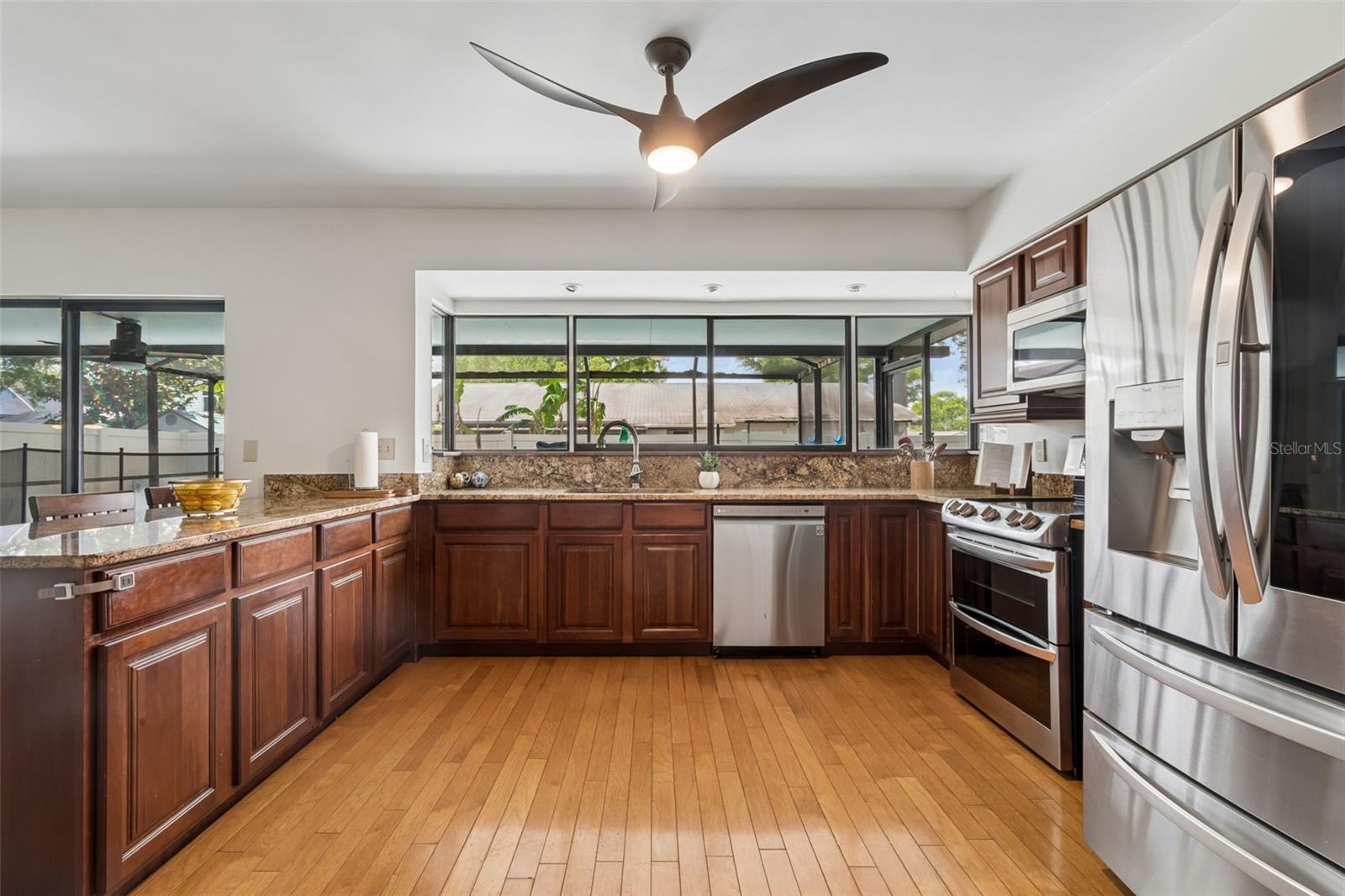 Image 21 of 97 For 15824 Knollview Drive