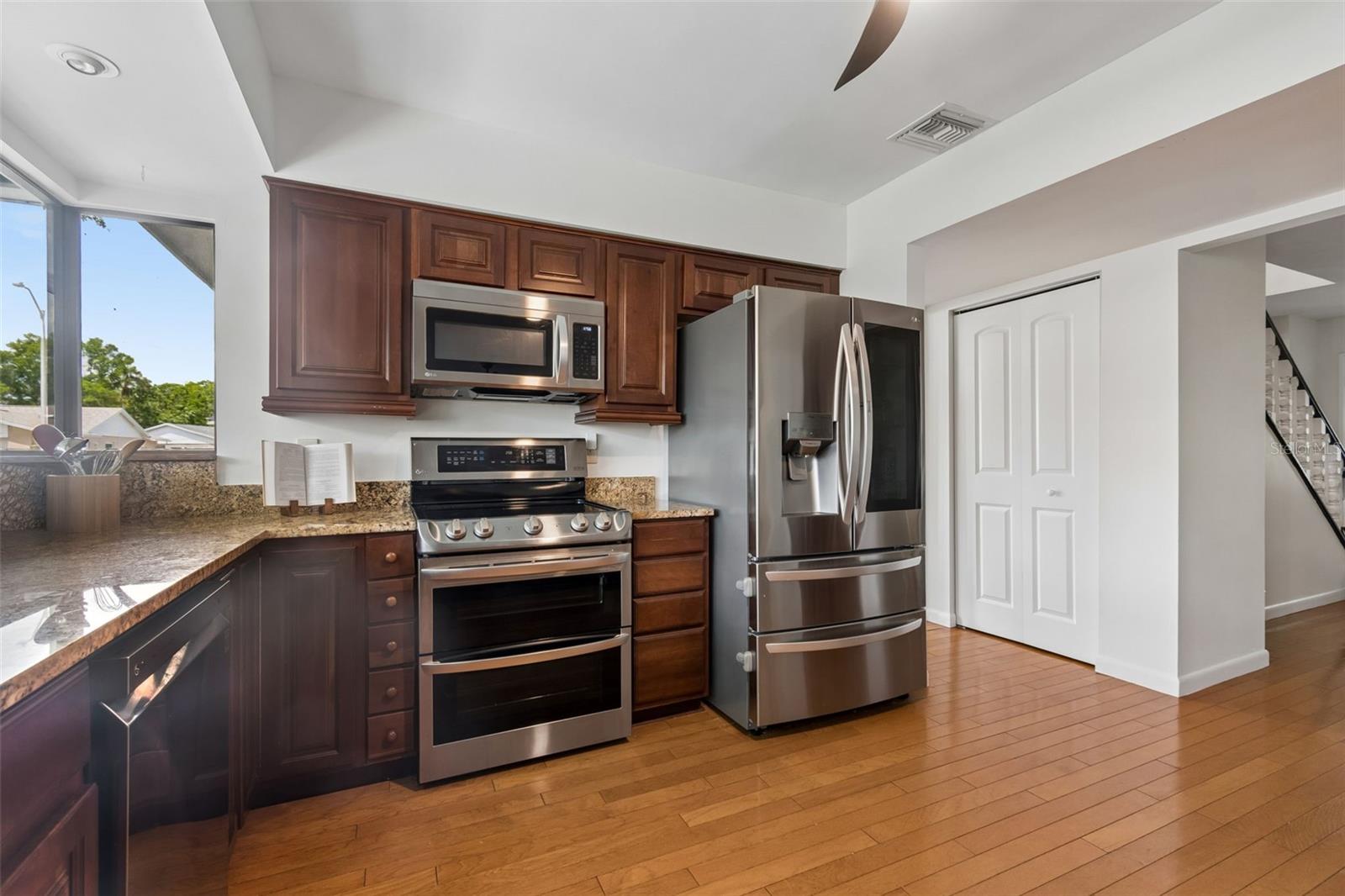 Image 23 of 97 For 15824 Knollview Drive