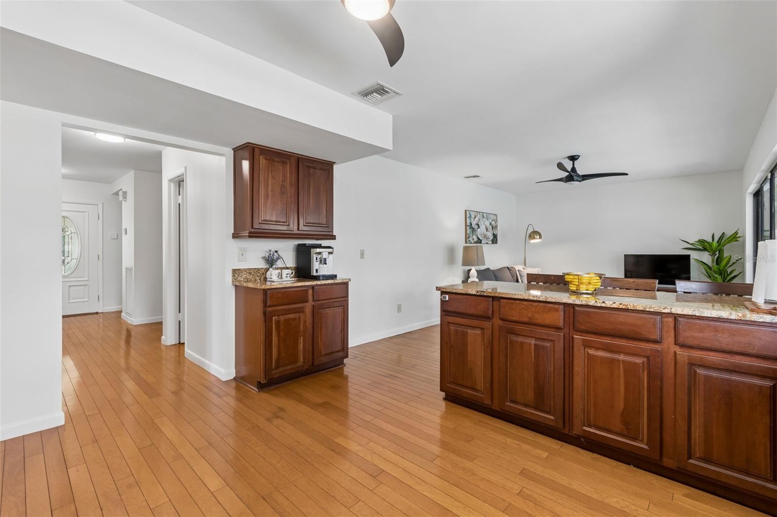 Image 24 of 97 For 15824 Knollview Drive