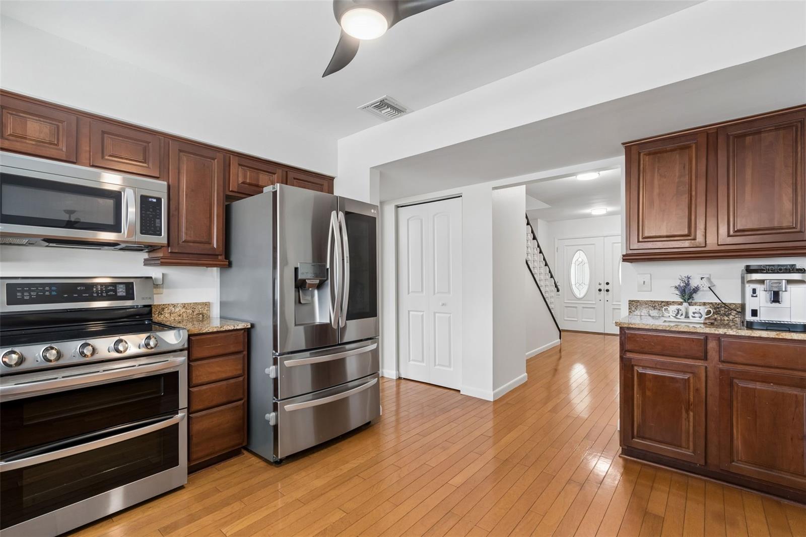 Image 25 of 97 For 15824 Knollview Drive