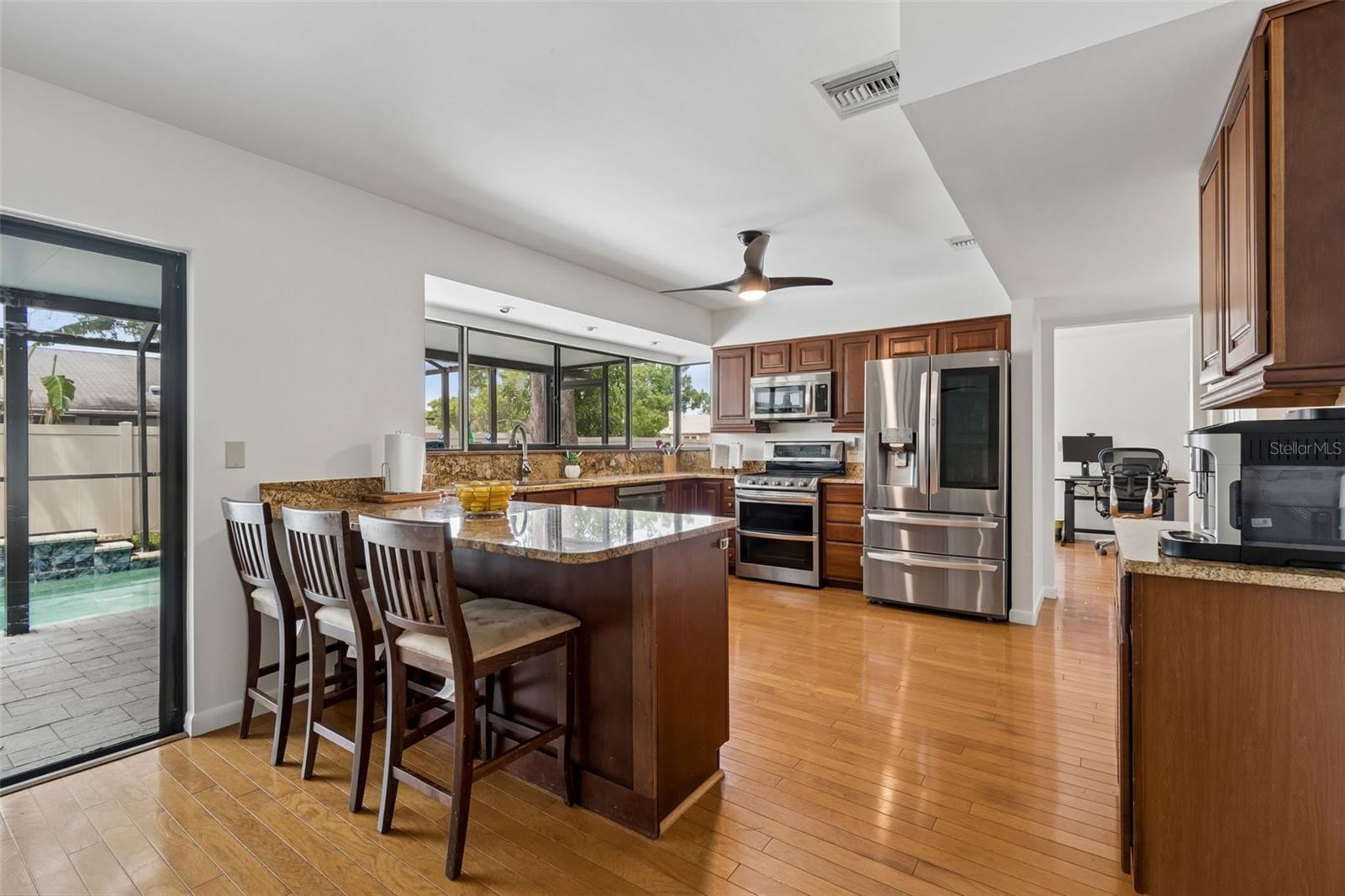 Image 27 of 97 For 15824 Knollview Drive