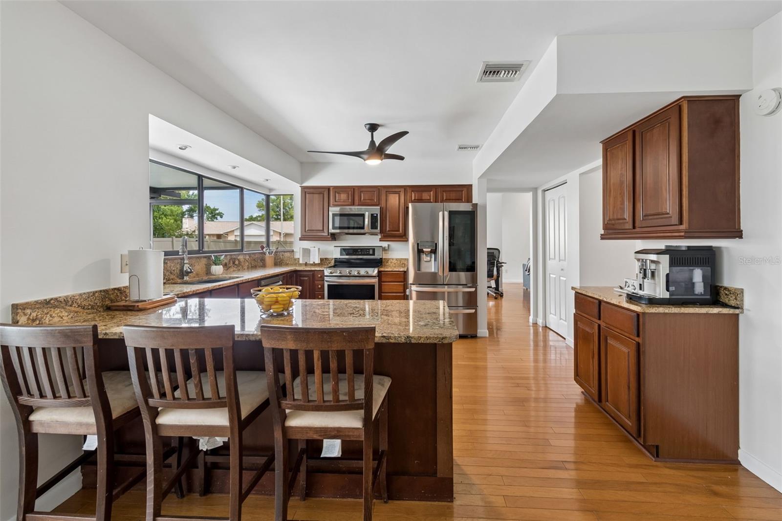 Image 28 of 97 For 15824 Knollview Drive