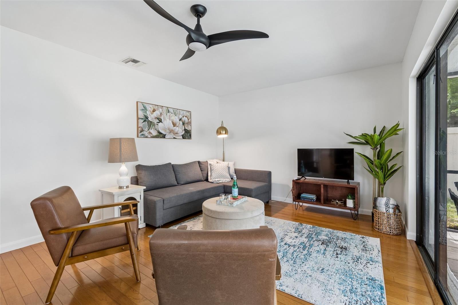 Image 29 of 97 For 15824 Knollview Drive