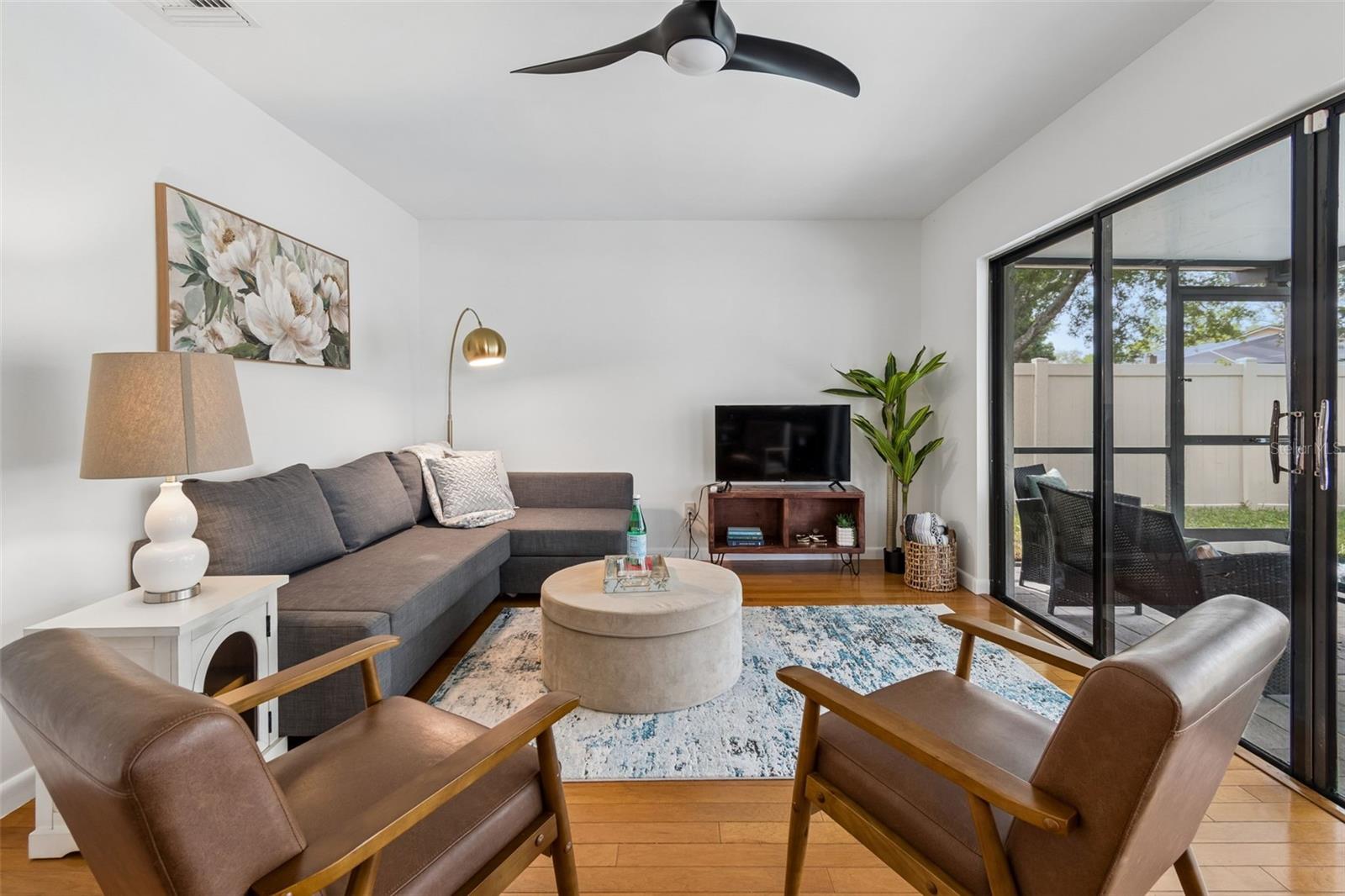 Image 30 of 97 For 15824 Knollview Drive